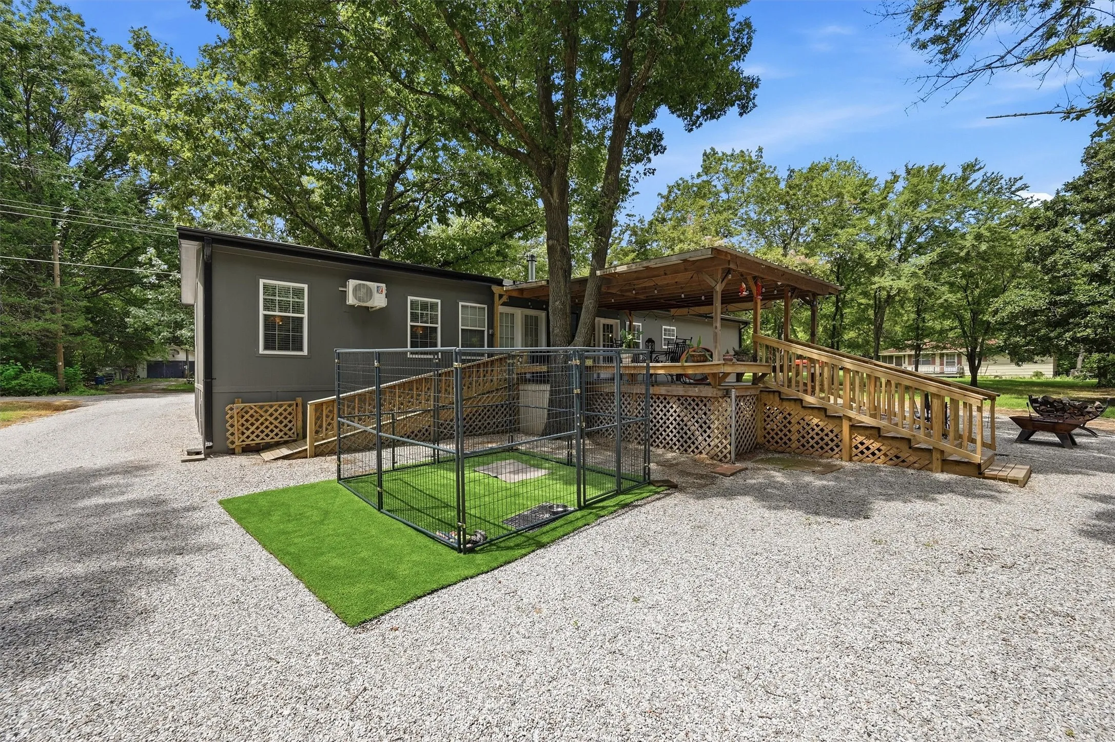 Single Family Residence For Sale in Grayson County , 41 Missouri Avenue, Pottsboro, Texas 75076, 3 Bedroom, 2 Bathroom, 2 Garage spaces, 1,655 Sqft, built in 2004, mls#21331822, Real Estate Agent in Pottsboro, Homes For Sale in Grayson county, Homes For Sale in Pottsboro, Realtor in Pottsboro Texas, Real Estate Brokerage Independent Realty Texas, Luminita Cordes Realtor
