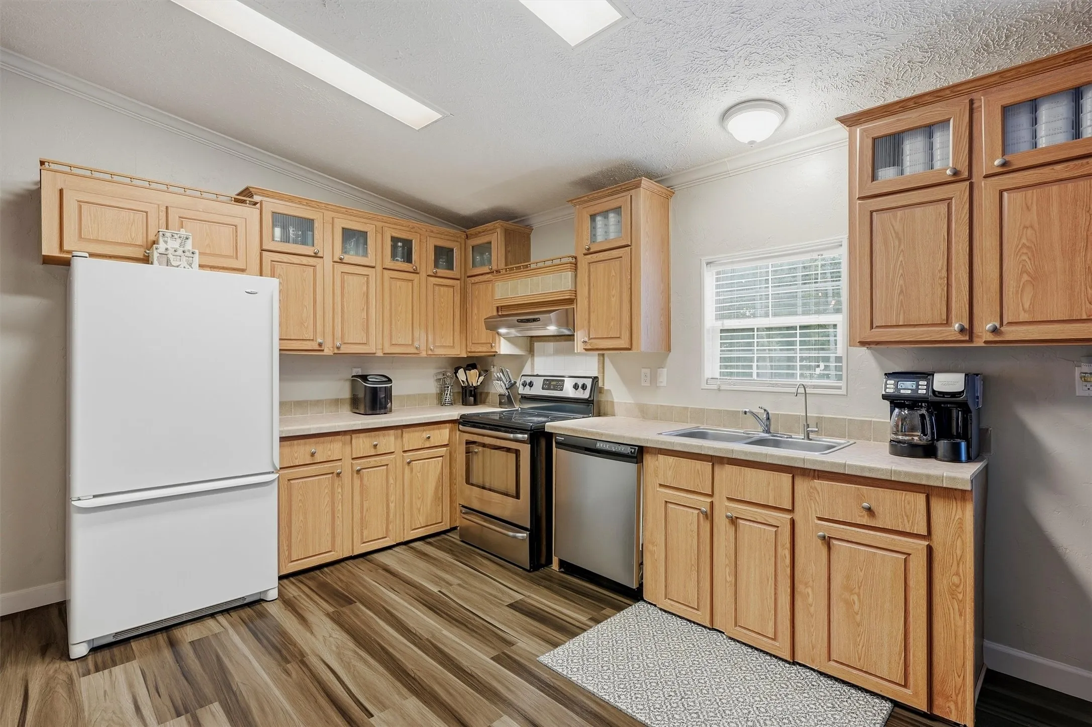 Single Family Residence For Sale in Grayson County , 41 Missouri Avenue, Pottsboro, Texas 75076, 3 Bedroom, 2 Bathroom, 2 Garage spaces, 1,655 Sqft, built in 2004, mls#21331822, Real Estate Agent in Pottsboro, Homes For Sale in Grayson county, Homes For Sale in Pottsboro, Realtor in Pottsboro Texas, Real Estate Brokerage Independent Realty Texas, Luminita Cordes Realtor