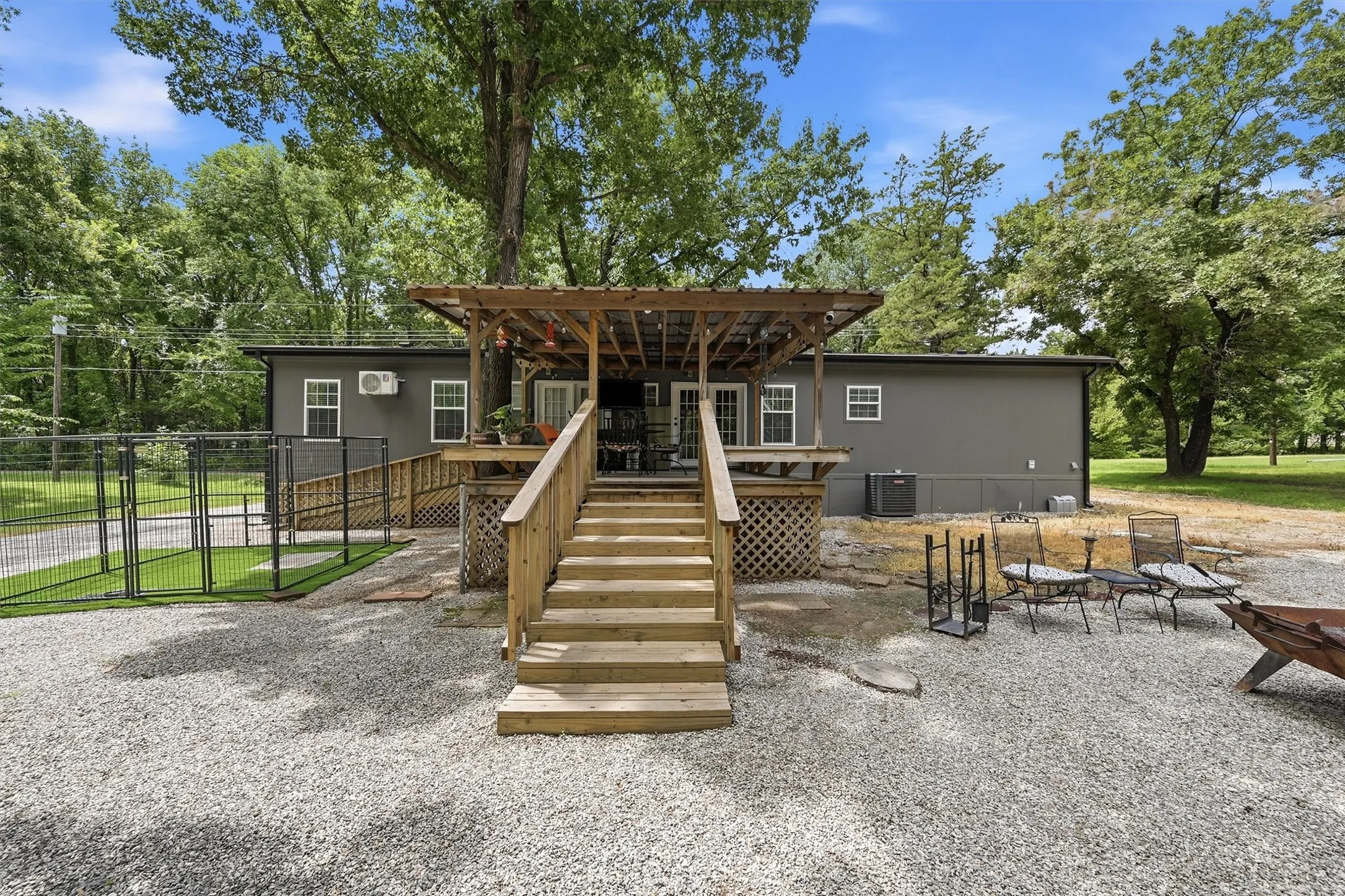 Single Family Residence For Sale in Grayson County , 41 Missouri Avenue, Pottsboro, Texas 75076, 3 Bedroom, 2 Bathroom, 2 Garage spaces, 1,655 Sqft, built in 2004, mls#21331822, Real Estate Agent in Pottsboro, Homes For Sale in Grayson county, Homes For Sale in Pottsboro, Realtor in Pottsboro Texas, Real Estate Brokerage Independent Realty Texas, Luminita Cordes Realtor