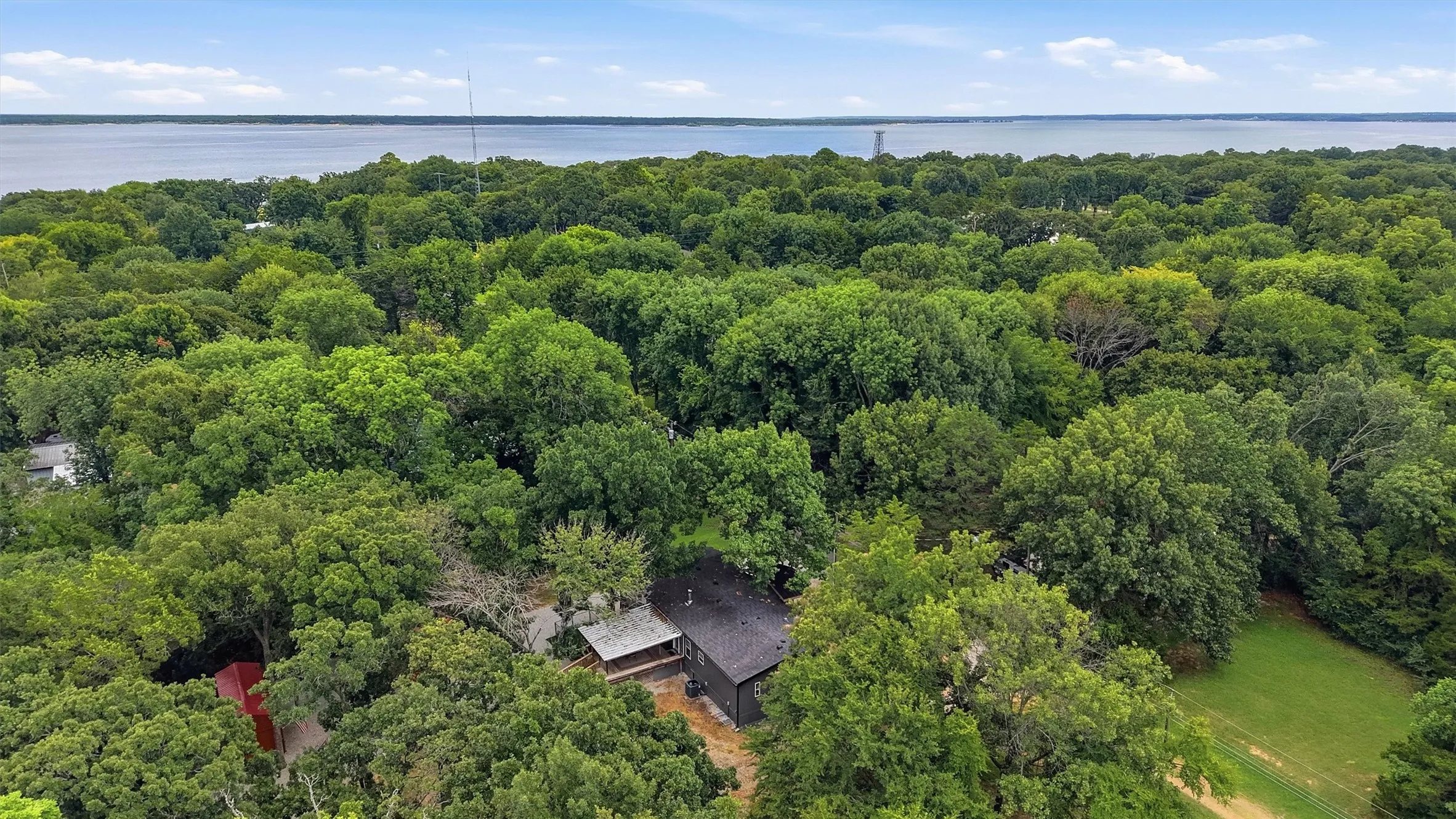 Single Family Residence For Sale in Grayson County , 41 Missouri Avenue, Pottsboro, Texas 75076, 3 Bedroom, 2 Bathroom, 2 Garage spaces, 1,655 Sqft, built in 2004, mls#21331822, Real Estate Agent in Pottsboro, Homes For Sale in Grayson county, Homes For Sale in Pottsboro, Realtor in Pottsboro Texas, Real Estate Brokerage Independent Realty Texas, Luminita Cordes Realtor