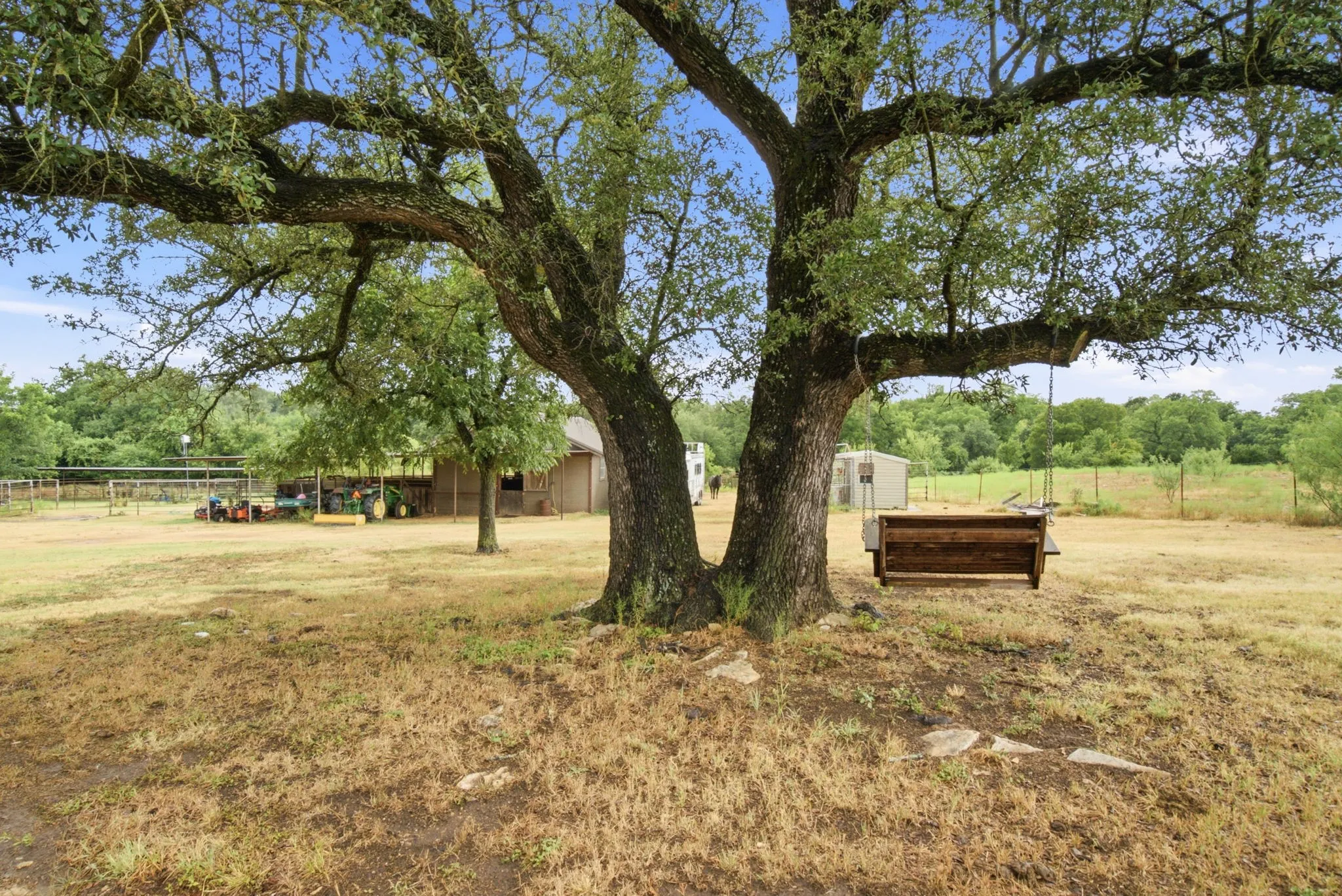 Single Family Residence For Sale in Erath County , 1670 Alexander Road, Stephenville, Texas 76401, 3 Bedroom, 2 Bathroom, Garage spaces, 2,190 Sqft, built in 1960, mls#21331441, Real Estate Agent in Stephenville, Homes For Sale in Erath county, Homes For Sale in Stephenville, Realtor in Stephenville Texas, Real Estate Brokerage Independent Realty Texas, Luminita Cordes Realtor