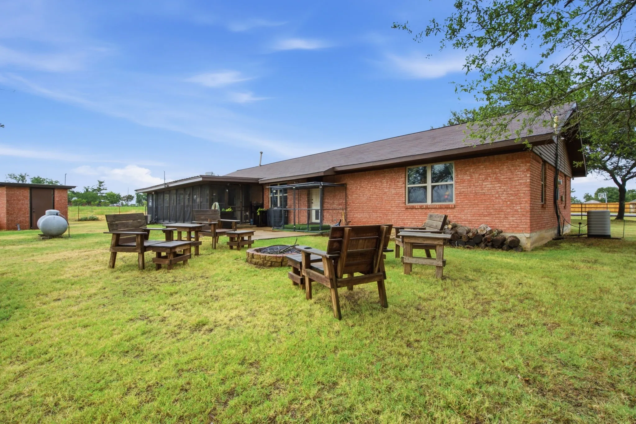 Single Family Residence For Sale in Erath County , 1670 Alexander Road, Stephenville, Texas 76401, 3 Bedroom, 2 Bathroom, Garage spaces, 2,190 Sqft, built in 1960, mls#21331441, Real Estate Agent in Stephenville, Homes For Sale in Erath county, Homes For Sale in Stephenville, Realtor in Stephenville Texas, Real Estate Brokerage Independent Realty Texas, Luminita Cordes Realtor