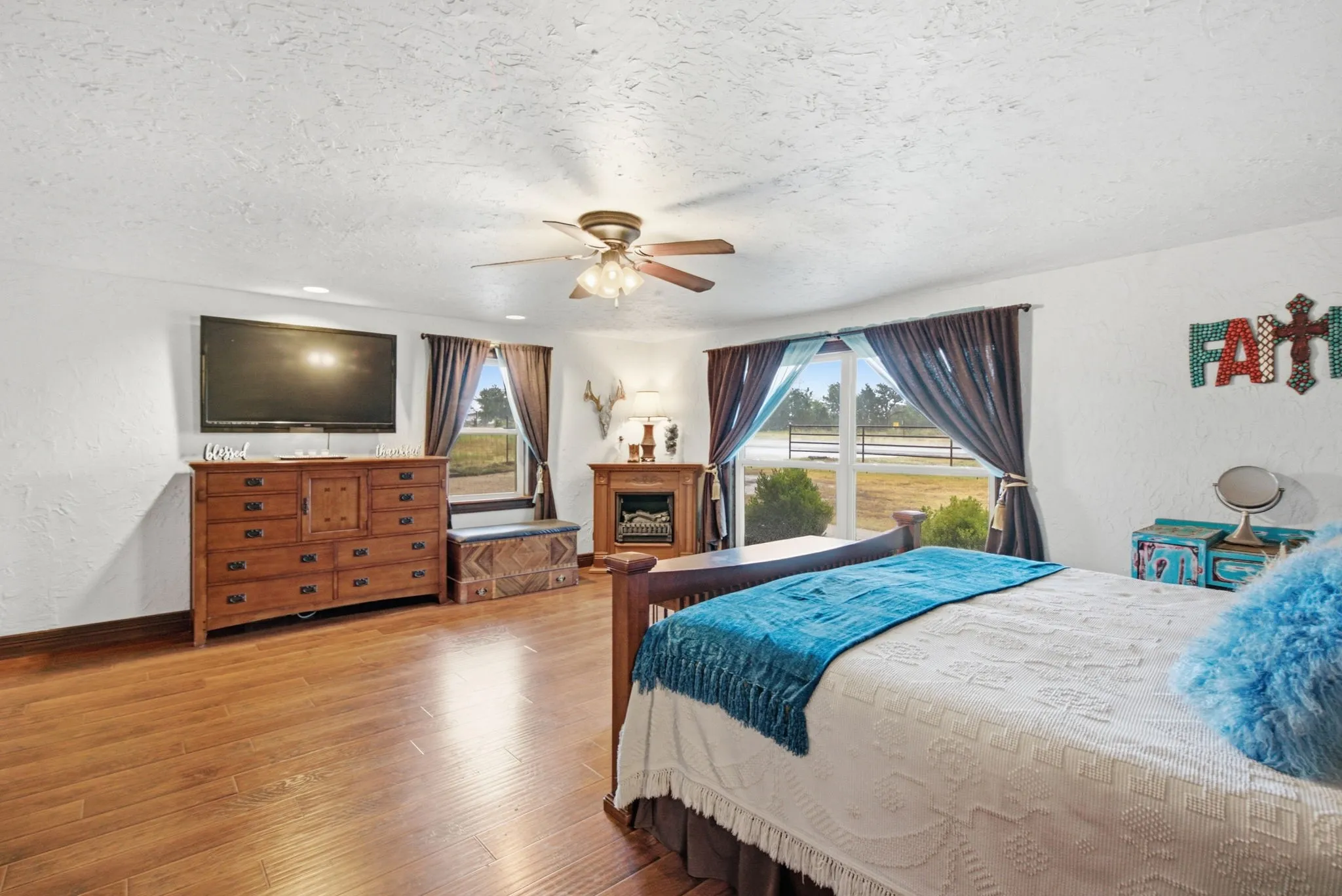 Single Family Residence For Sale in Erath County , 1670 Alexander Road, Stephenville, Texas 76401, 3 Bedroom, 2 Bathroom, Garage spaces, 2,190 Sqft, built in 1960, mls#21331441, Real Estate Agent in Stephenville, Homes For Sale in Erath county, Homes For Sale in Stephenville, Realtor in Stephenville Texas, Real Estate Brokerage Independent Realty Texas, Luminita Cordes Realtor
