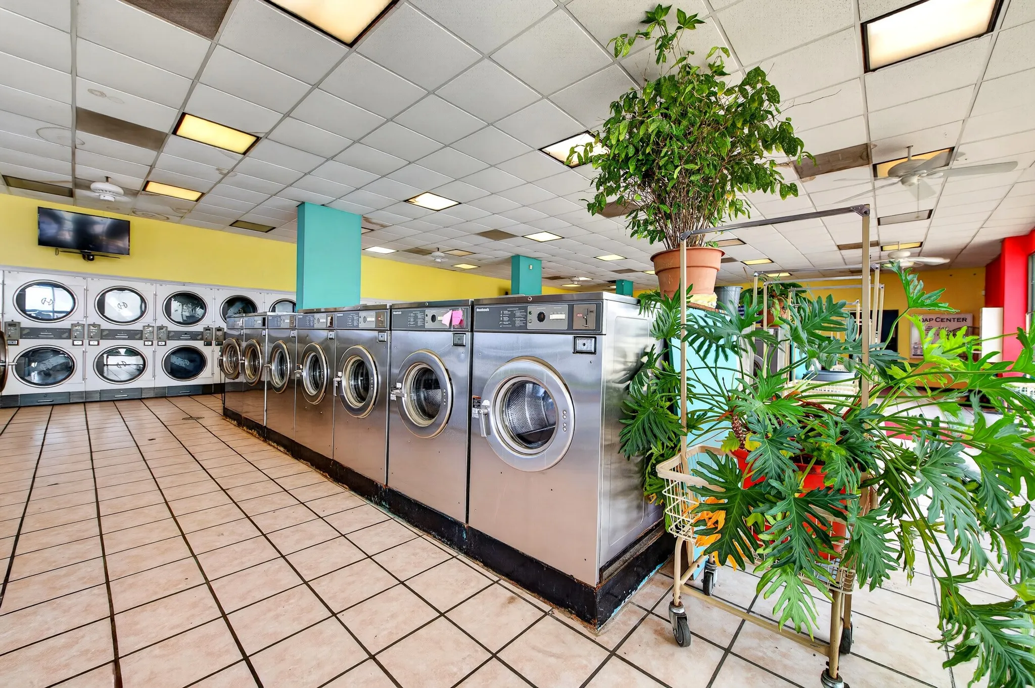Retail For Sale in Dallas County , 6648 Lemmon Avenue, Dallas, Texas 75209, 0, 0, Garage spaces, 0 Sqft, built in 2000, mls#21327708, Real Estate Agent in Dallas, Homes For Sale in Dallas county, Homes For Sale in Dallas, Realtor in Dallas Texas, Real Estate Brokerage Independent Realty Texas, Luminita Cordes Realtor