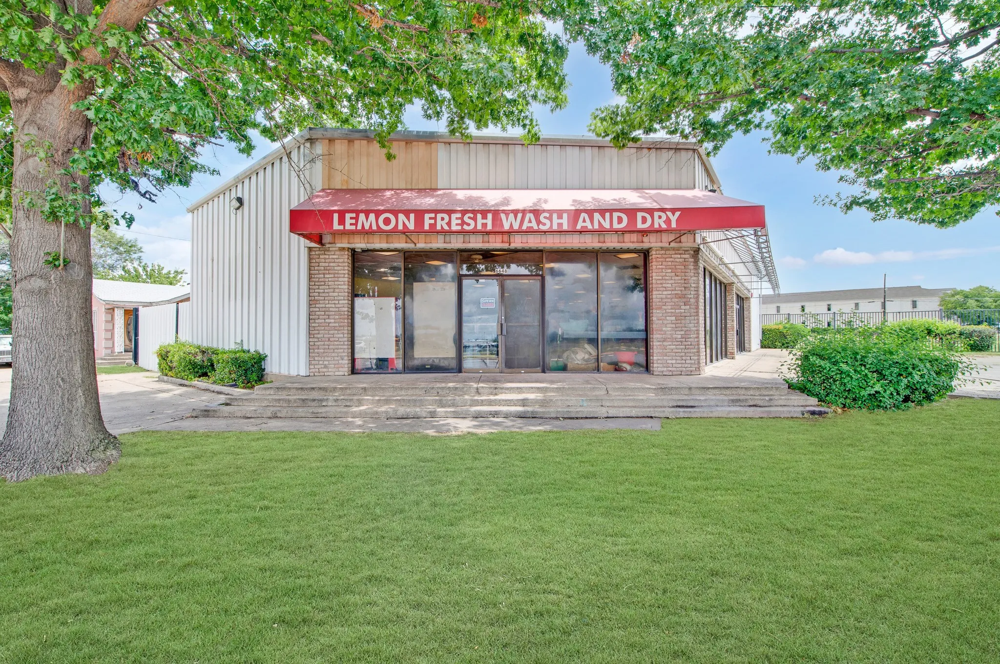 Retail For Sale in Dallas County , 6648 Lemmon Avenue, Dallas, Texas 75209, 0, 0, Garage spaces, 0 Sqft, built in 2000, mls#21327708, Real Estate Agent in Dallas, Homes For Sale in Dallas county, Homes For Sale in Dallas, Realtor in Dallas Texas, Real Estate Brokerage Independent Realty Texas, Luminita Cordes Realtor