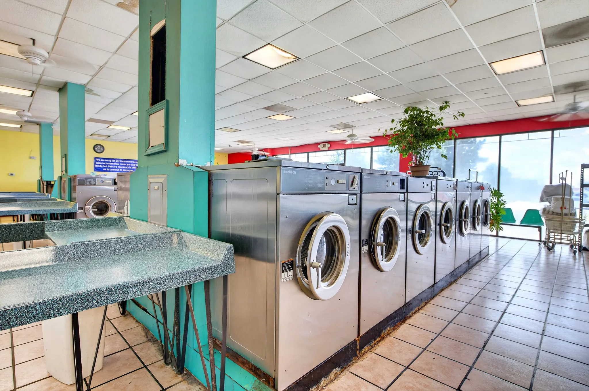 Retail For Sale in Dallas County , 6648 Lemmon Avenue, Dallas, Texas 75209, 0, 0, Garage spaces, 0 Sqft, built in 2000, mls#21327708, Real Estate Agent in Dallas, Homes For Sale in Dallas county, Homes For Sale in Dallas, Realtor in Dallas Texas, Real Estate Brokerage Independent Realty Texas, Luminita Cordes Realtor