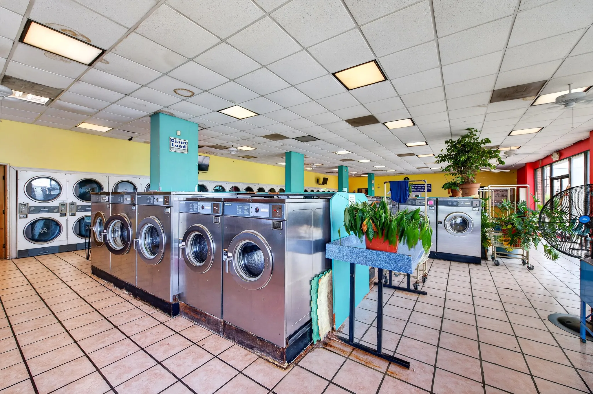 Retail For Sale in Dallas County , 6648 Lemmon Avenue, Dallas, Texas 75209, 0, 0, Garage spaces, 0 Sqft, built in 2000, mls#21327708, Real Estate Agent in Dallas, Homes For Sale in Dallas county, Homes For Sale in Dallas, Realtor in Dallas Texas, Real Estate Brokerage Independent Realty Texas, Luminita Cordes Realtor
