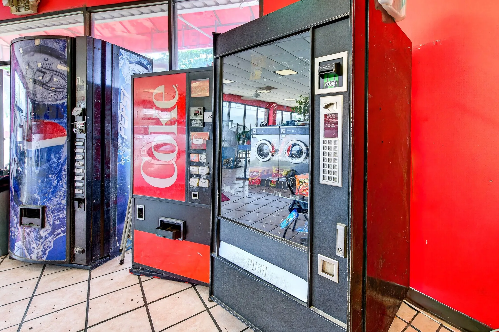 Retail For Sale in Dallas County , 6648 Lemmon Avenue, Dallas, Texas 75209, 0, 0, Garage spaces, 0 Sqft, built in 2000, mls#21327708, Real Estate Agent in Dallas, Homes For Sale in Dallas county, Homes For Sale in Dallas, Realtor in Dallas Texas, Real Estate Brokerage Independent Realty Texas, Luminita Cordes Realtor