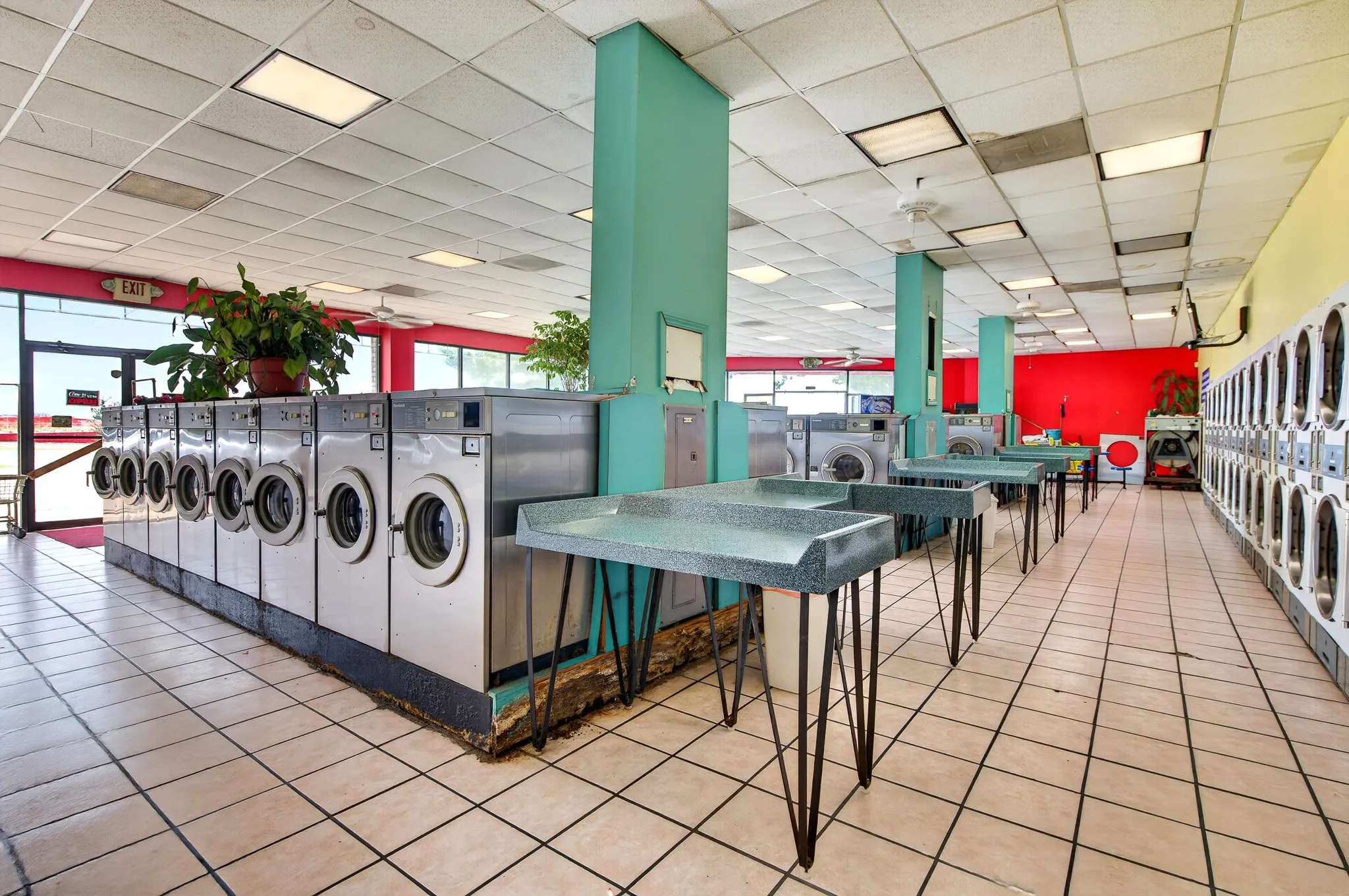 Retail For Sale in Dallas County , 6648 Lemmon Avenue, Dallas, Texas 75209, 0, 0, Garage spaces, 0 Sqft, built in 2000, mls#21327708, Real Estate Agent in Dallas, Homes For Sale in Dallas county, Homes For Sale in Dallas, Realtor in Dallas Texas, Real Estate Brokerage Independent Realty Texas, Luminita Cordes Realtor