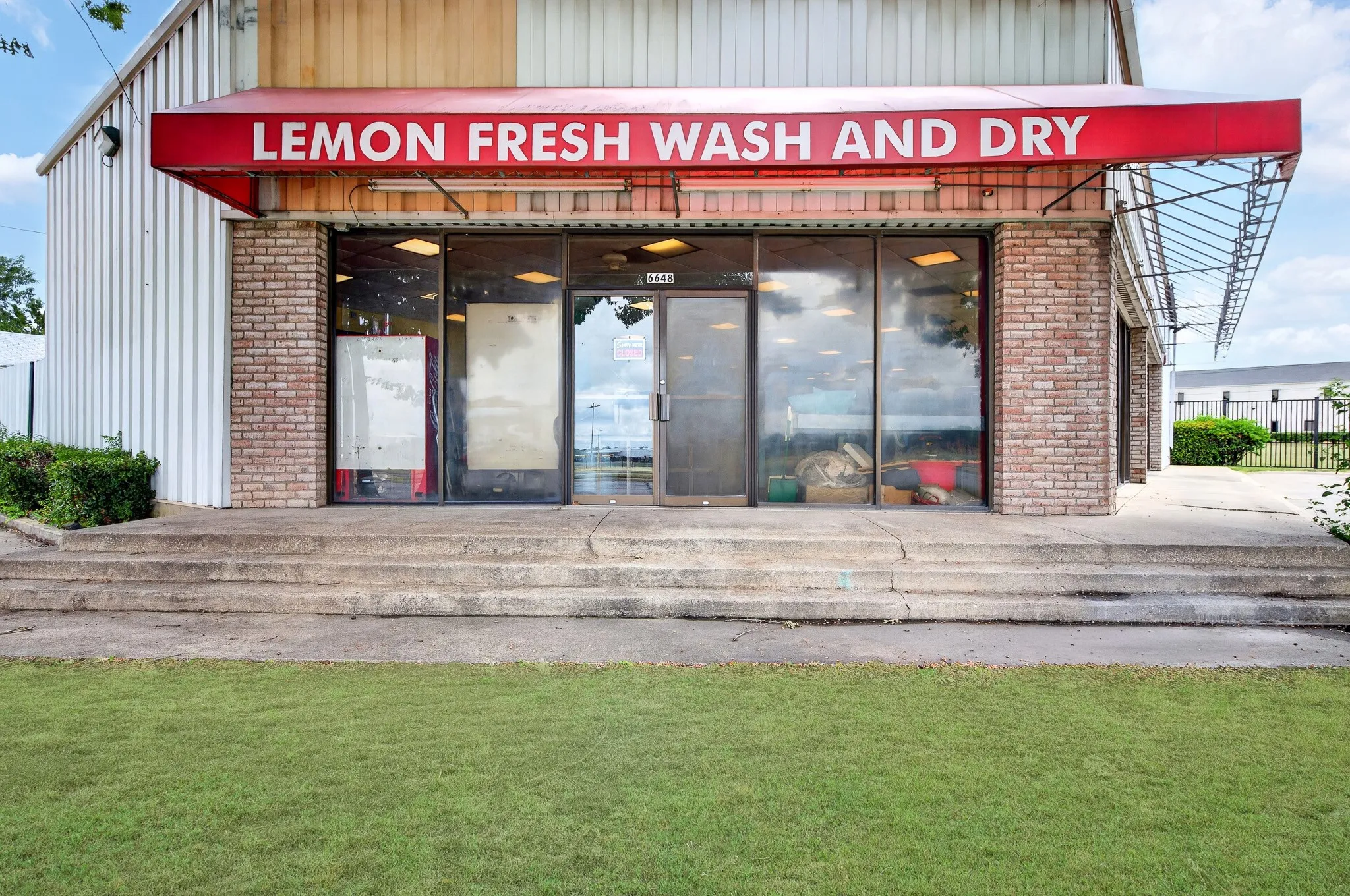 Retail For Sale in Dallas County , 6648 Lemmon Avenue, Dallas, Texas 75209, 0, 0, Garage spaces, 0 Sqft, built in 2000, mls#21327708, Real Estate Agent in Dallas, Homes For Sale in Dallas county, Homes For Sale in Dallas, Realtor in Dallas Texas, Real Estate Brokerage Independent Realty Texas, Luminita Cordes Realtor