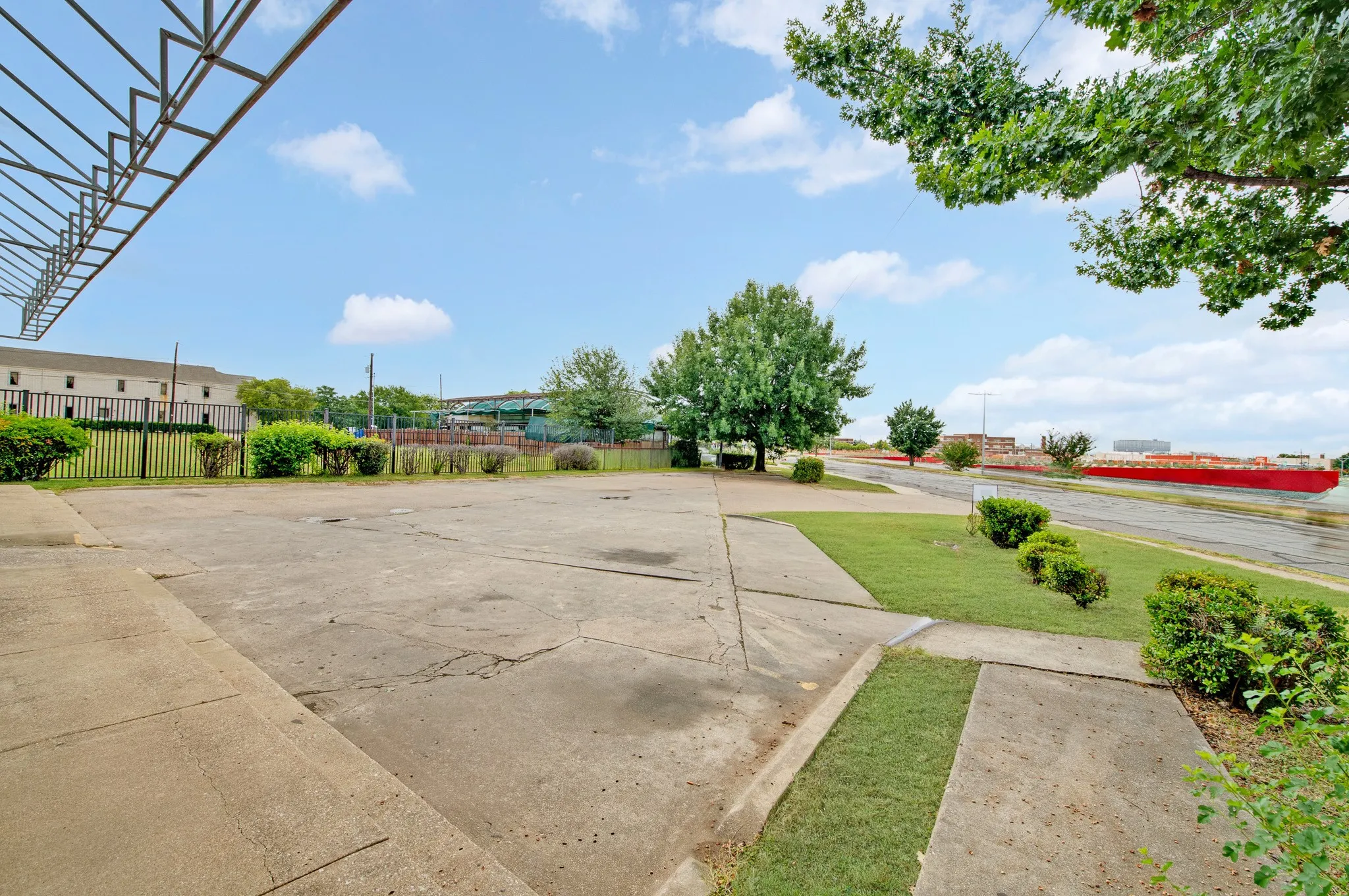 Retail For Sale in Dallas County , 6648 Lemmon Avenue, Dallas, Texas 75209, 0, 0, Garage spaces, 0 Sqft, built in 2000, mls#21327708, Real Estate Agent in Dallas, Homes For Sale in Dallas county, Homes For Sale in Dallas, Realtor in Dallas Texas, Real Estate Brokerage Independent Realty Texas, Luminita Cordes Realtor