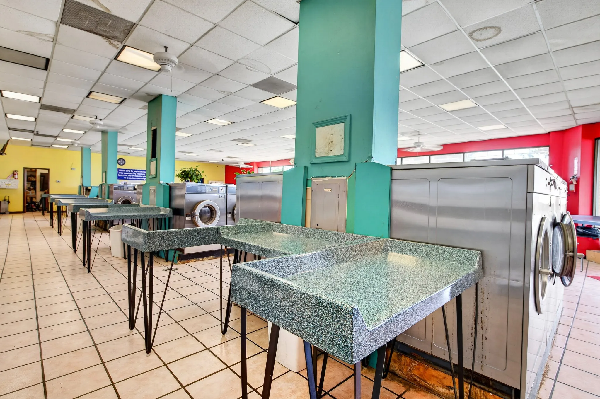 Retail For Sale in Dallas County , 6648 Lemmon Avenue, Dallas, Texas 75209, 0, 0, Garage spaces, 0 Sqft, built in 2000, mls#21327708, Real Estate Agent in Dallas, Homes For Sale in Dallas county, Homes For Sale in Dallas, Realtor in Dallas Texas, Real Estate Brokerage Independent Realty Texas, Luminita Cordes Realtor
