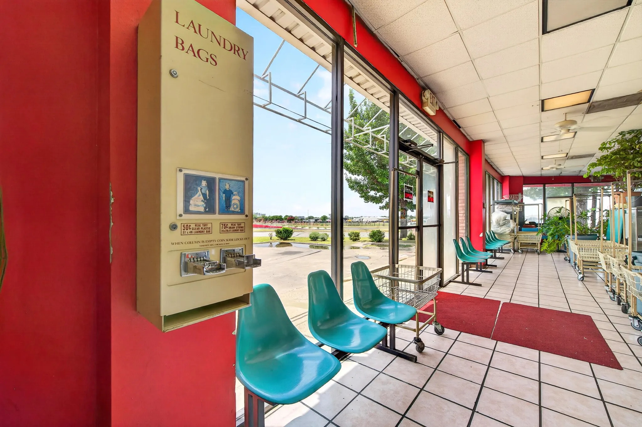 Retail For Sale in Dallas County , 6648 Lemmon Avenue, Dallas, Texas 75209, 0, 0, Garage spaces, 0 Sqft, built in 2000, mls#21327708, Real Estate Agent in Dallas, Homes For Sale in Dallas county, Homes For Sale in Dallas, Realtor in Dallas Texas, Real Estate Brokerage Independent Realty Texas, Luminita Cordes Realtor