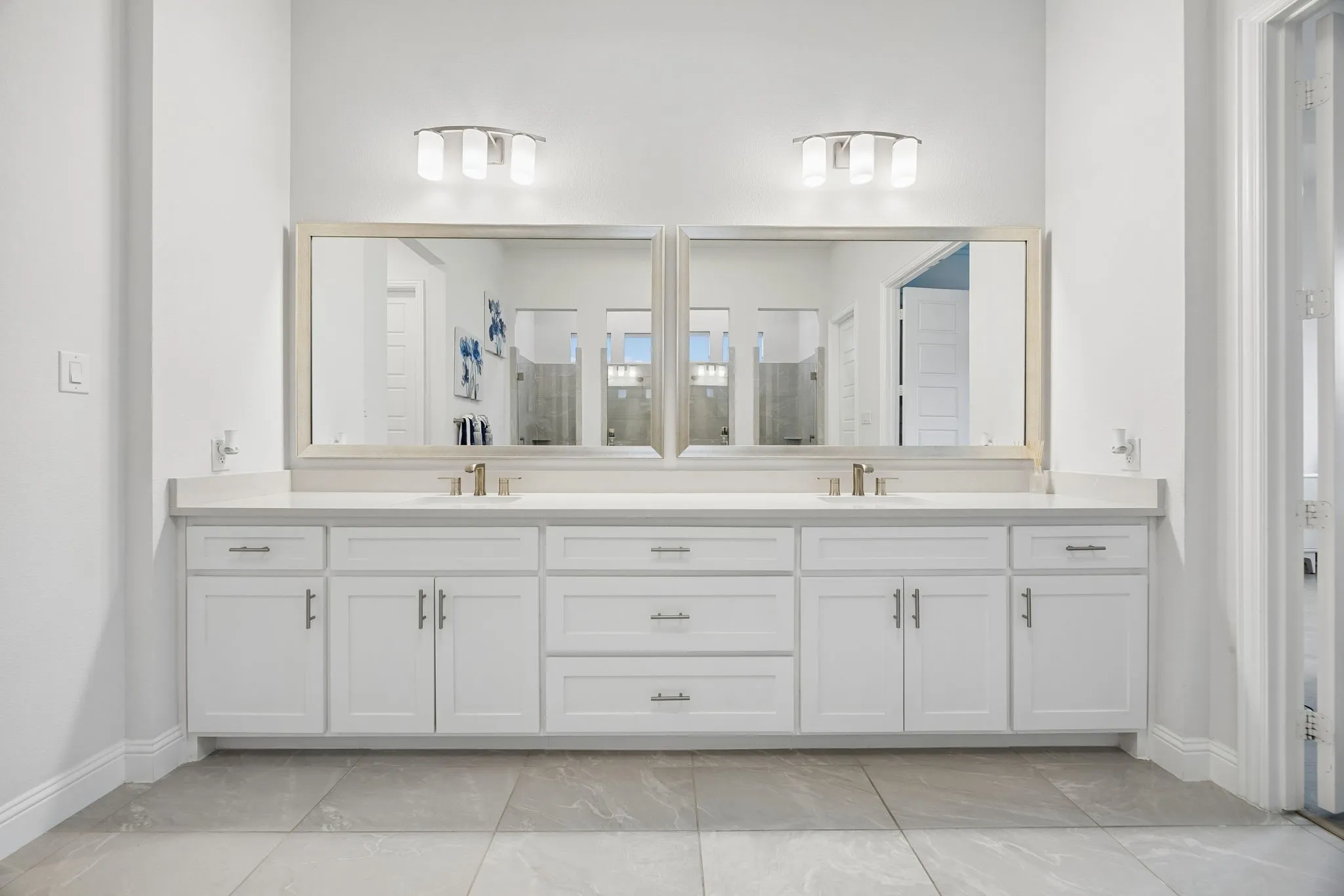 Single Family Residence For Sale in Tarrant County , 1903 Green Jasper Place, Arlington, Texas 76005, 4 Bedroom, 5 Bathroom, 3 Garage spaces, 4,436 Sqft, built in 2022, Price $1,212,000, mls#21330029, Real Estate Agent in Arlington, Homes For Sale in Tarrant county, Homes For Sale in Arlington, Realtor in Arlington Texas, Real Estate Brokerage Independent Realty Texas, Luminita Cordes Realtor