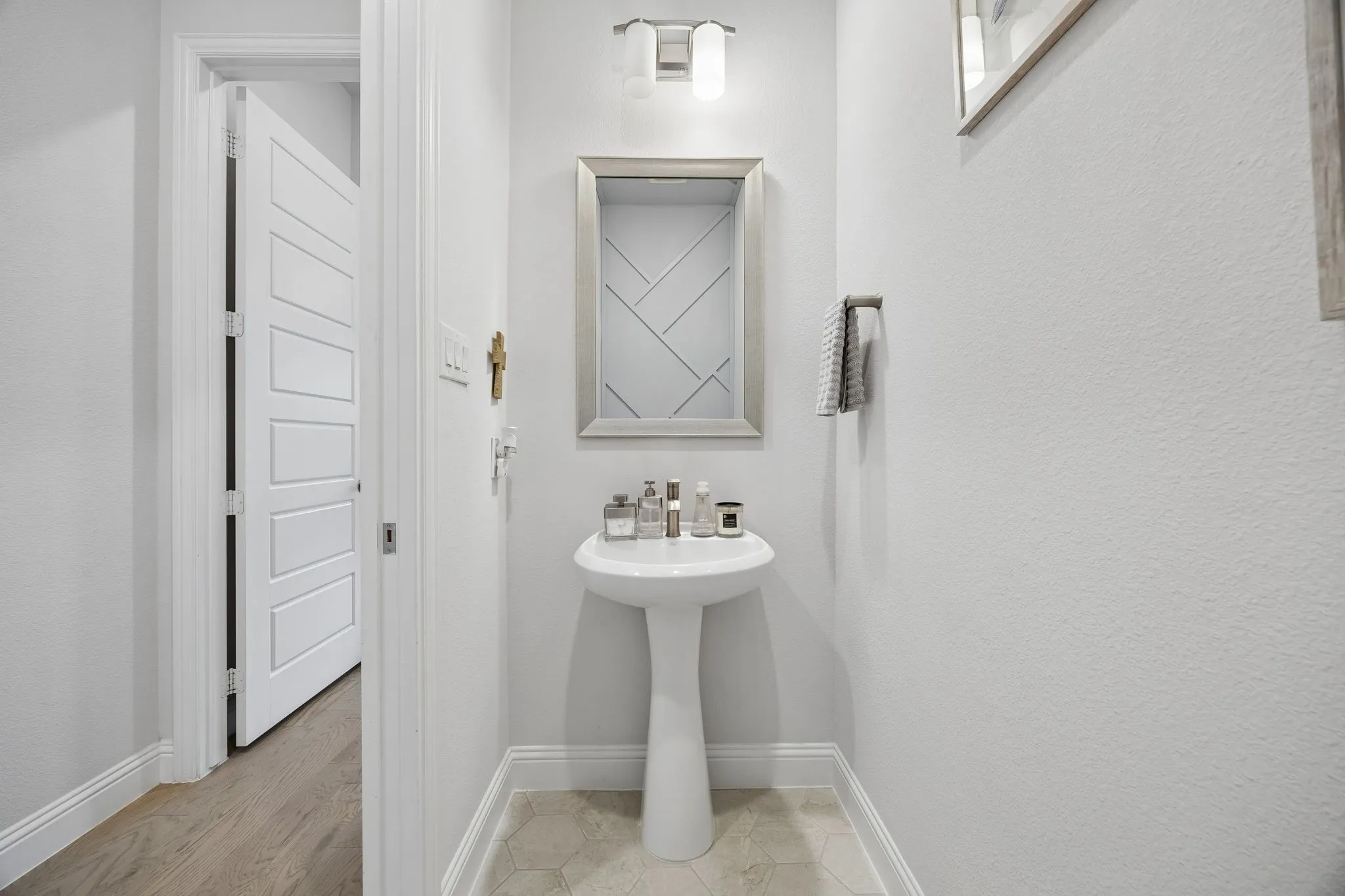 Single Family Residence For Sale in Tarrant County , 1903 Green Jasper Place, Arlington, Texas 76005, 4 Bedroom, 5 Bathroom, 3 Garage spaces, 4,436 Sqft, built in 2022, Price $1,212,000, mls#21330029, Real Estate Agent in Arlington, Homes For Sale in Tarrant county, Homes For Sale in Arlington, Realtor in Arlington Texas, Real Estate Brokerage Independent Realty Texas, Luminita Cordes Realtor