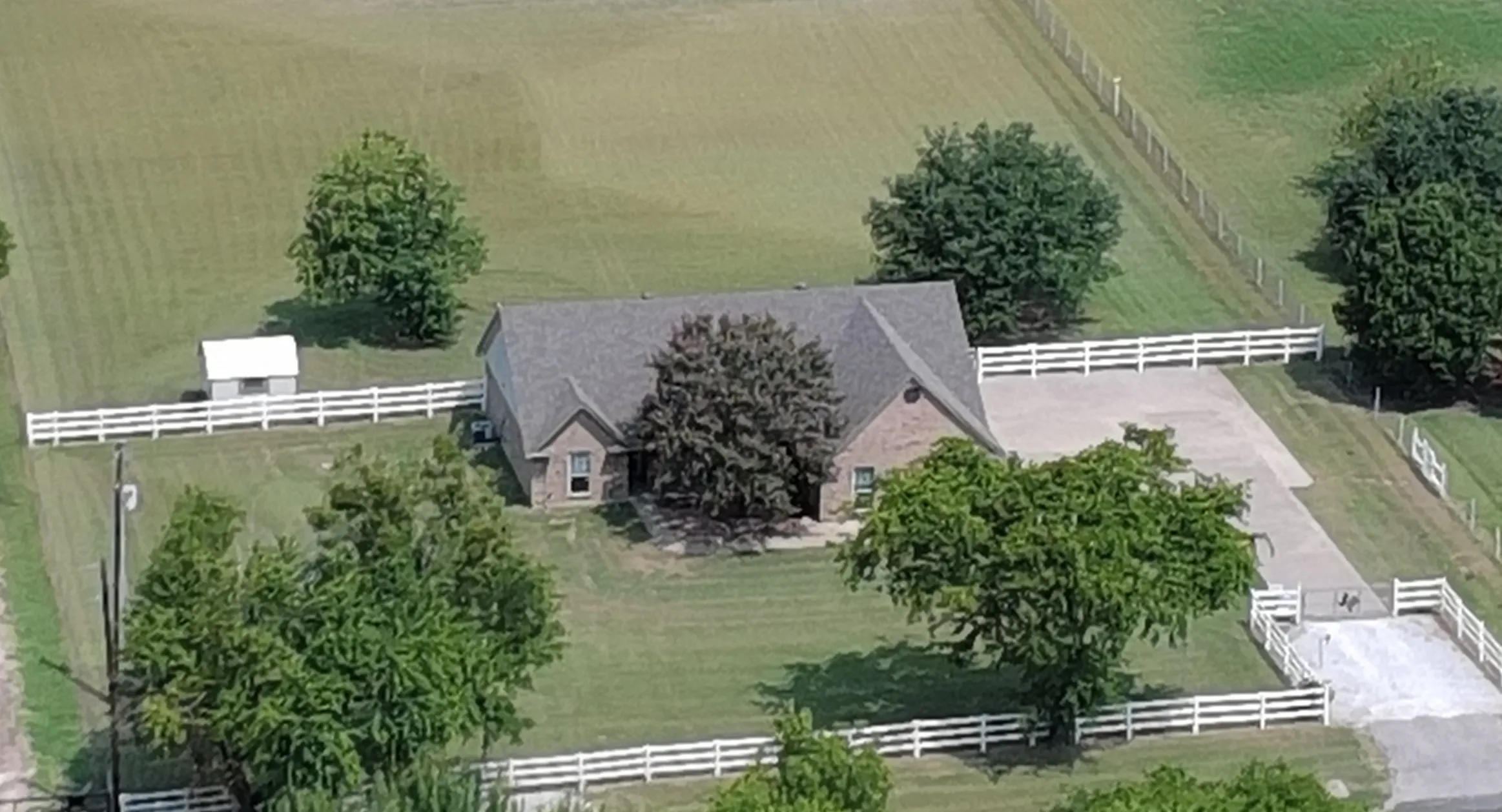 Single Family Residence For Sale in Hill County , 3911 Fm 67, Itasca, Texas 76055, 3 Bedroom, 2 Bathroom, 2 Garage spaces, 1,715 Sqft, built in 2003, mls#21331852, Real Estate Agent in Itasca, Homes For Sale in Hill county, Homes For Sale in Itasca, Realtor in Itasca Texas, Real Estate Brokerage Independent Realty Texas, Luminita Cordes Realtor