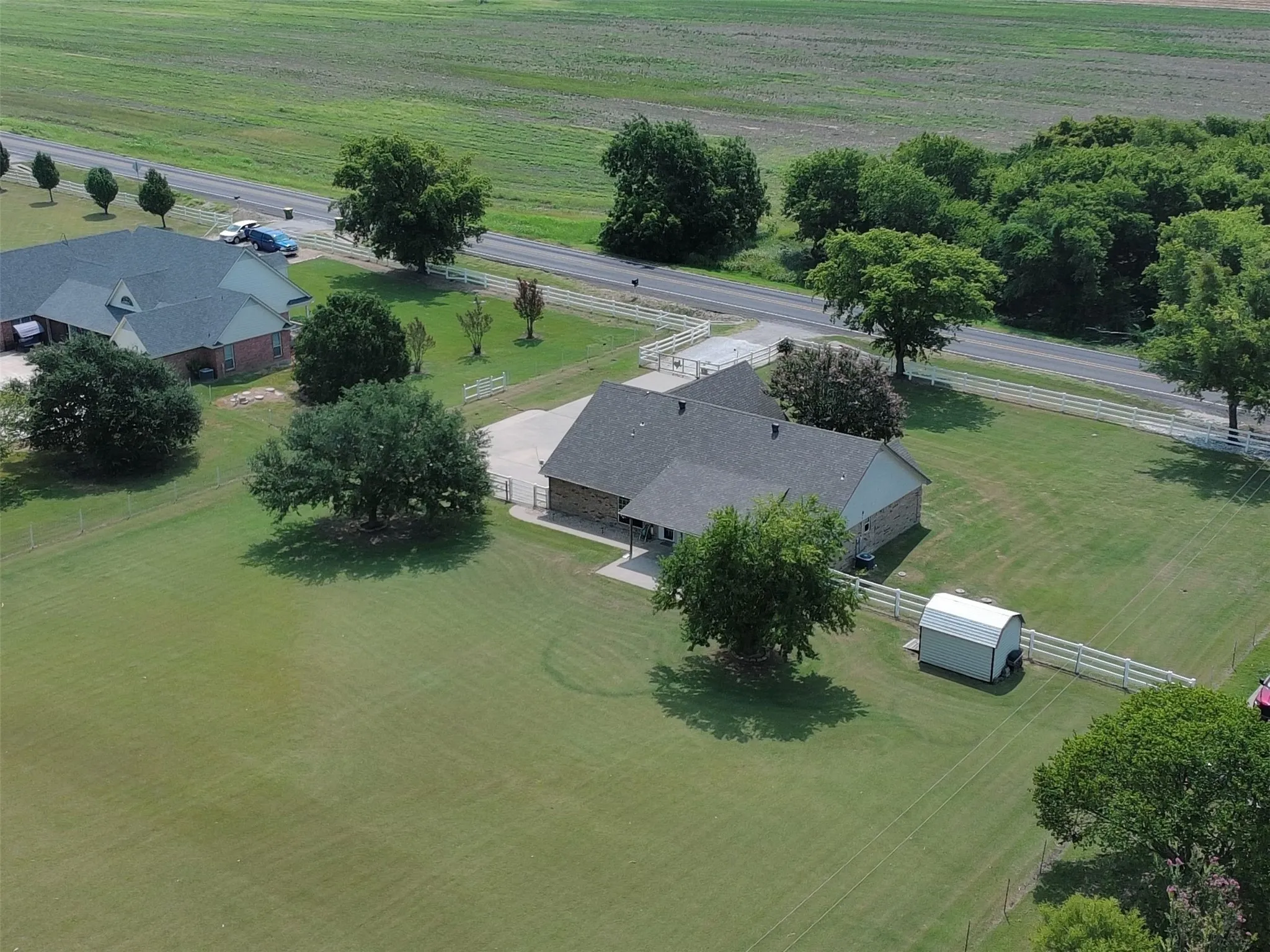 Single Family Residence For Sale in Hill County , 3911 Fm 67, Itasca, Texas 76055, 3 Bedroom, 2 Bathroom, 2 Garage spaces, 1,715 Sqft, built in 2003, mls#21331852, Real Estate Agent in Itasca, Homes For Sale in Hill county, Homes For Sale in Itasca, Realtor in Itasca Texas, Real Estate Brokerage Independent Realty Texas, Luminita Cordes Realtor