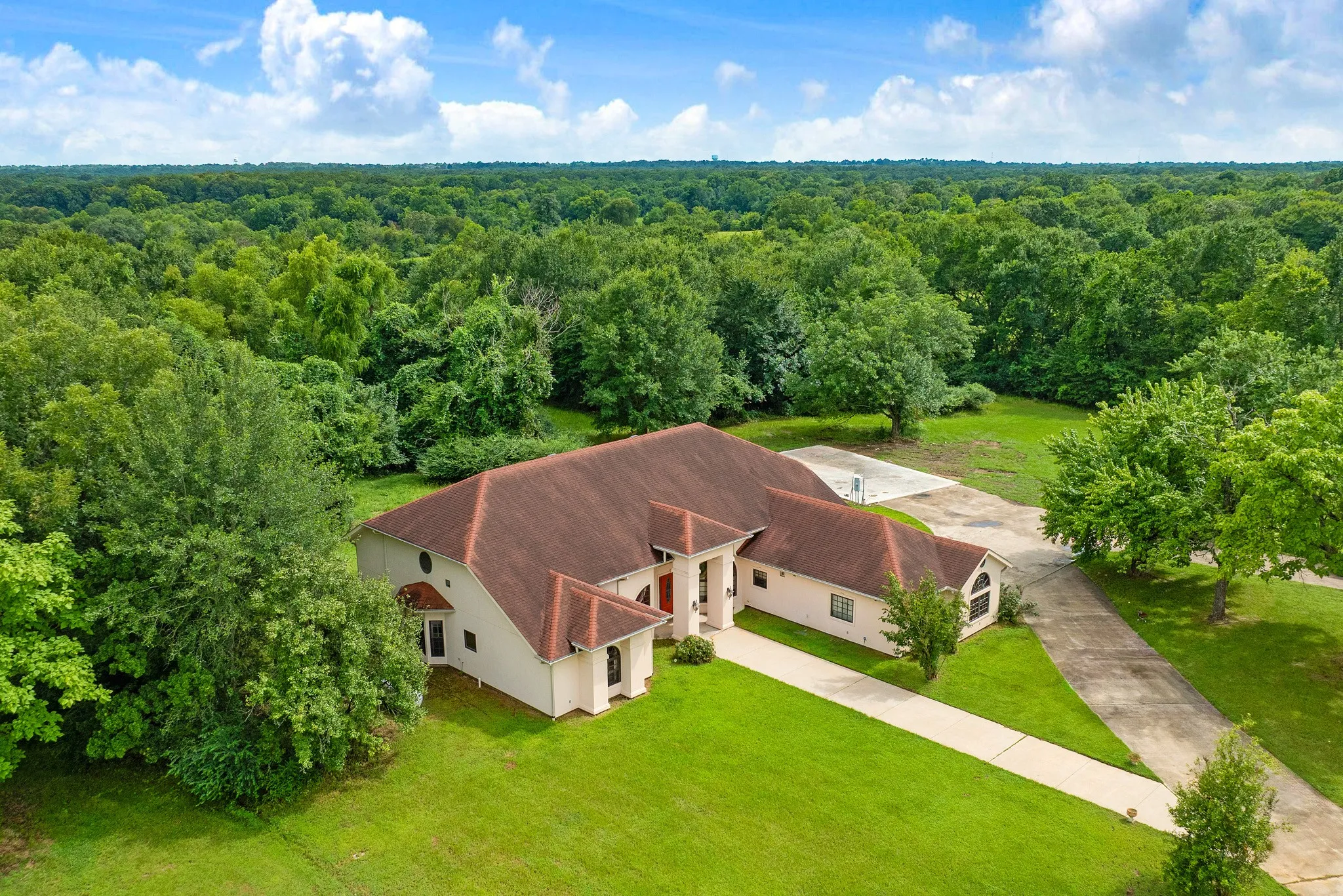 Single Family Residence For Sale in Lamar County , 5310 Farm Road 195, Paris, Texas 75462, 4 Bedroom, 3 Bathroom, 2 Garage spaces, 3,130 Sqft, built in 2008, Price $650,000, mls#21331225, Real Estate Agent in Paris, Homes For Sale in Lamar county, Homes For Sale in Paris, Realtor in Paris Texas, Real Estate Brokerage Independent Realty Texas, Luminita Cordes Realtor