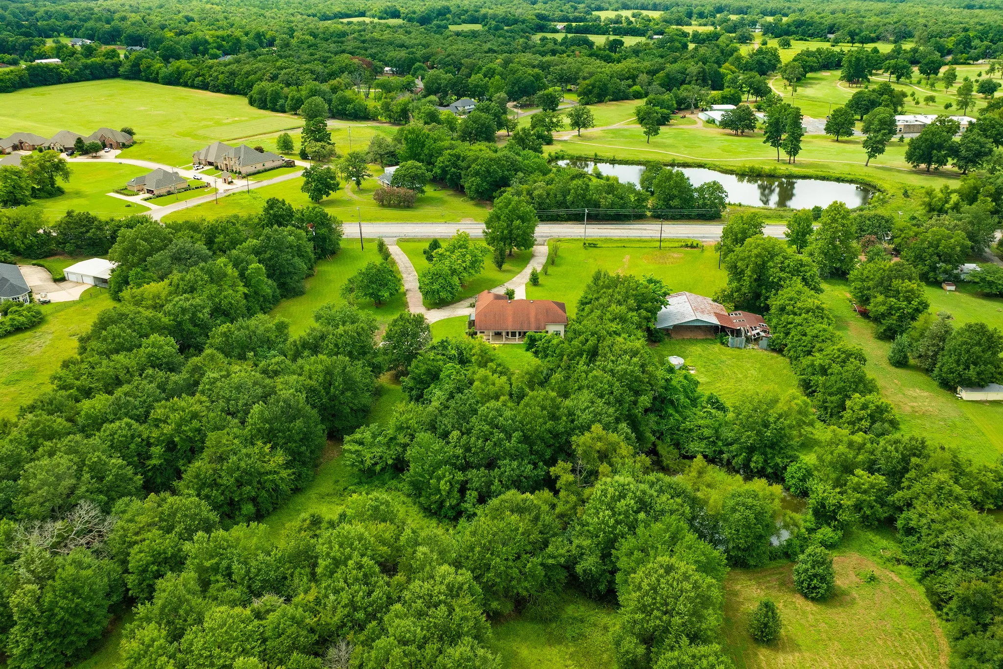 Single Family Residence For Sale in Lamar County , 5310 Farm Road 195, Paris, Texas 75462, 4 Bedroom, 3 Bathroom, 2 Garage spaces, 3,130 Sqft, built in 2008, Price $650,000, mls#21331225, Real Estate Agent in Paris, Homes For Sale in Lamar county, Homes For Sale in Paris, Realtor in Paris Texas, Real Estate Brokerage Independent Realty Texas, Luminita Cordes Realtor