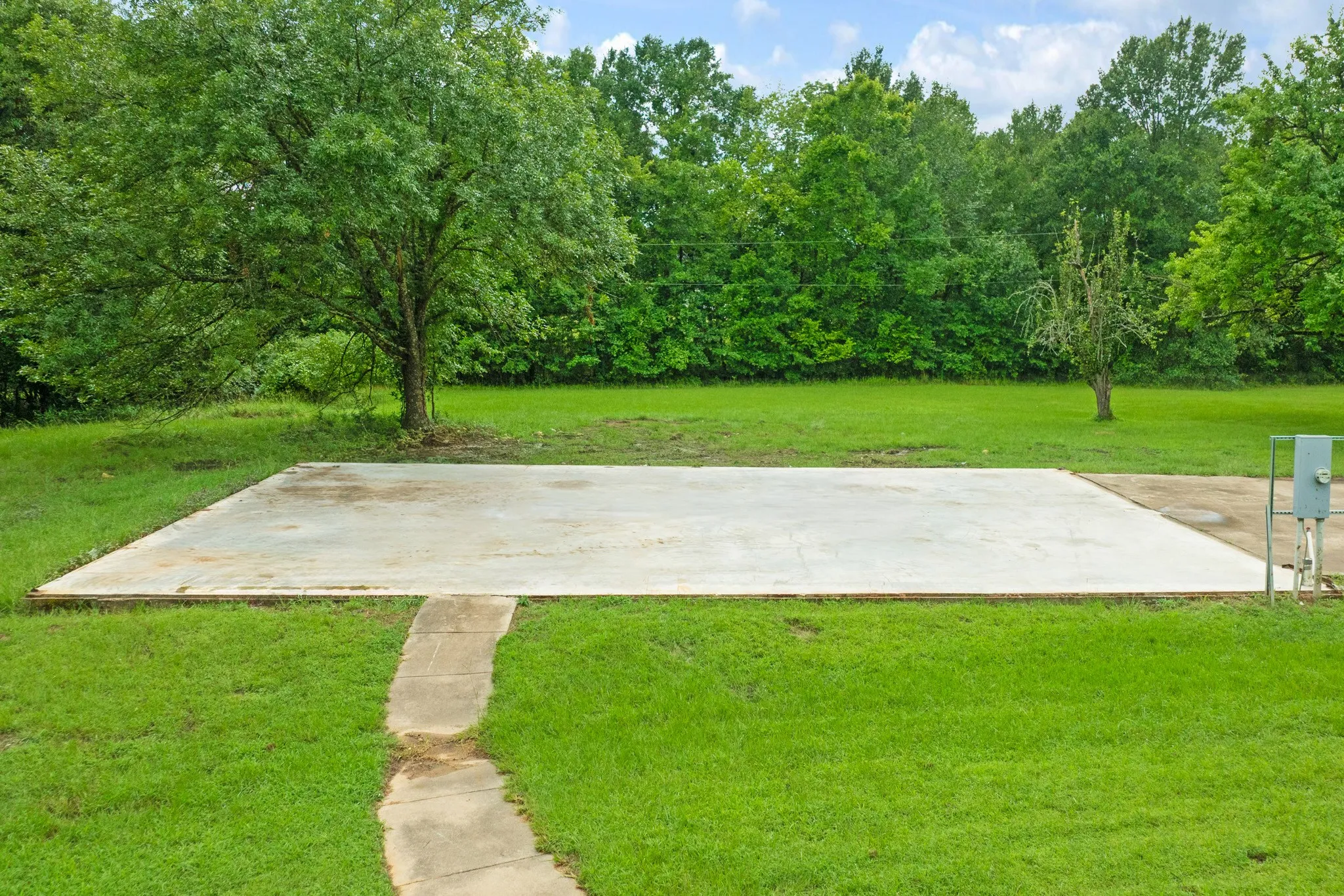 Single Family Residence For Sale in Lamar County , 5310 Farm Road 195, Paris, Texas 75462, 4 Bedroom, 3 Bathroom, 2 Garage spaces, 3,130 Sqft, built in 2008, Price $650,000, mls#21331225, Real Estate Agent in Paris, Homes For Sale in Lamar county, Homes For Sale in Paris, Realtor in Paris Texas, Real Estate Brokerage Independent Realty Texas, Luminita Cordes Realtor