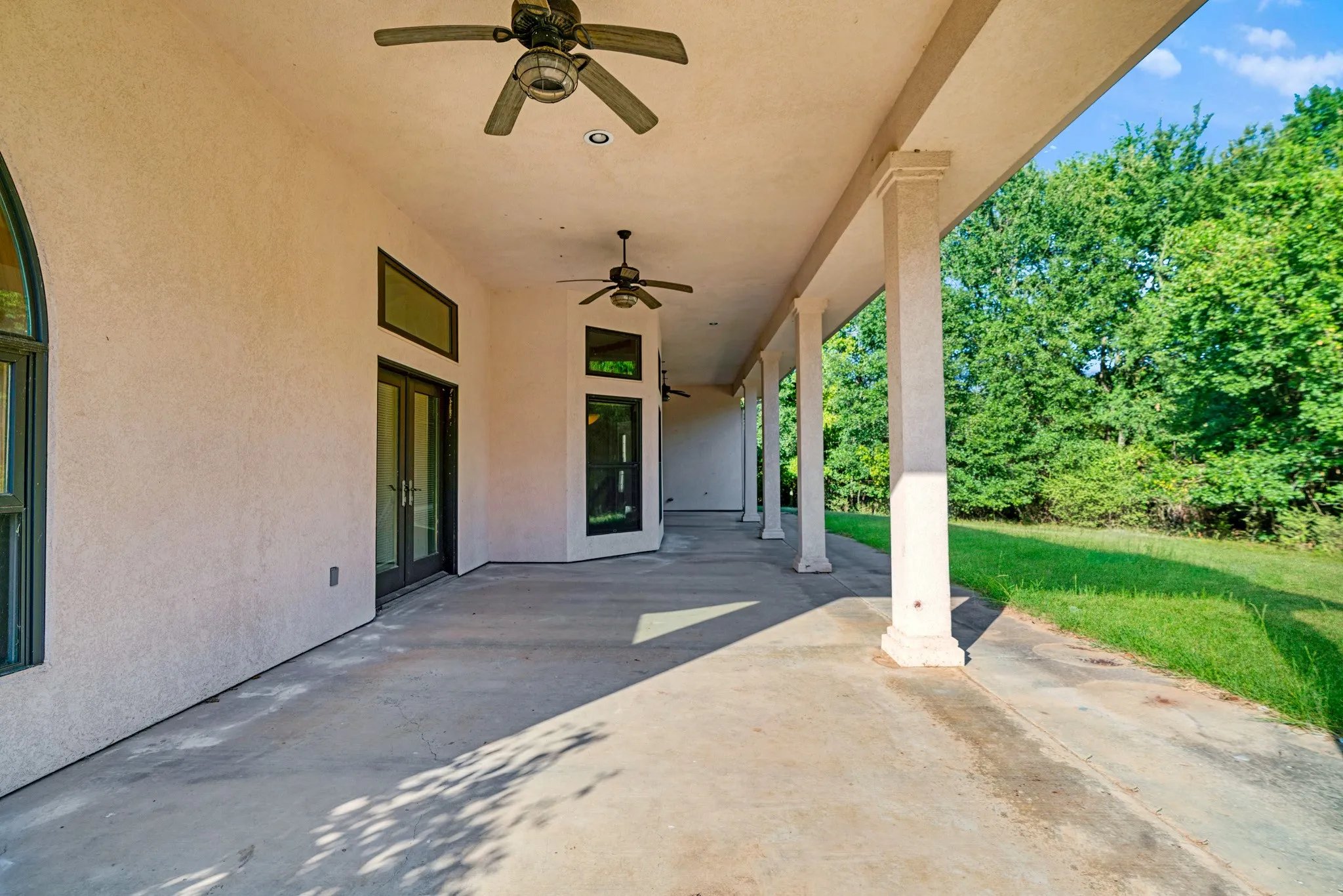 Single Family Residence For Sale in Lamar County , 5310 Farm Road 195, Paris, Texas 75462, 4 Bedroom, 3 Bathroom, 2 Garage spaces, 3,130 Sqft, built in 2008, Price $650,000, mls#21331225, Real Estate Agent in Paris, Homes For Sale in Lamar county, Homes For Sale in Paris, Realtor in Paris Texas, Real Estate Brokerage Independent Realty Texas, Luminita Cordes Realtor