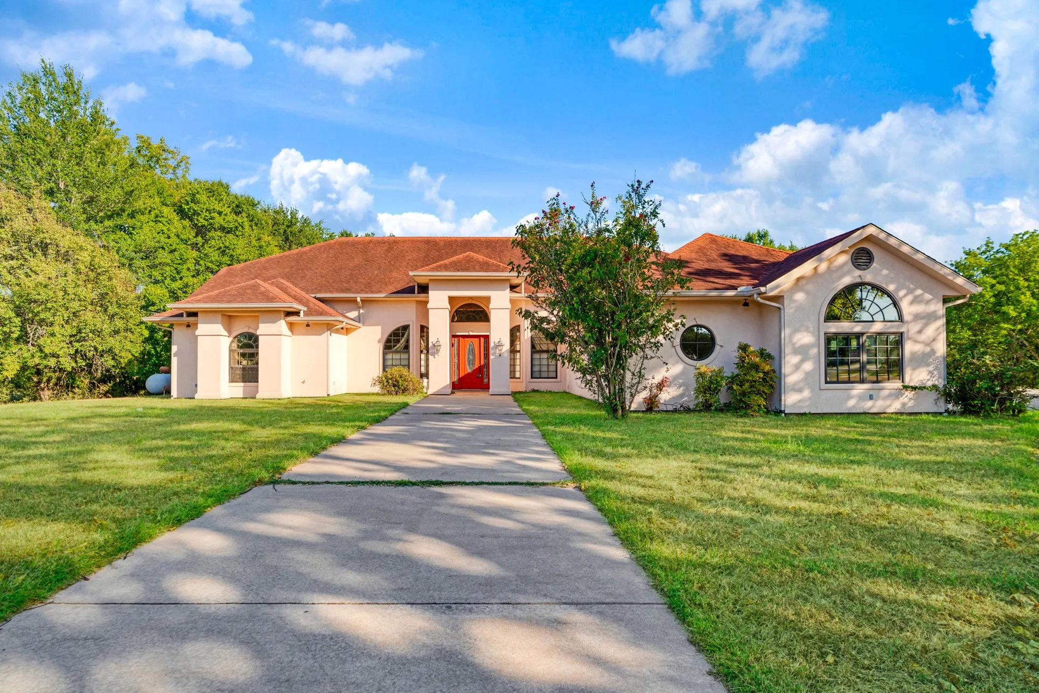 Single Family Residence For Sale in Lamar County , 5310 Farm Road 195, Paris, Texas 75462, 4 Bedroom, 3 Bathroom, 2 Garage spaces, 3,130 Sqft, built in 2008, Price $650,000, mls#21331225, Real Estate Agent in Paris, Homes For Sale in Lamar county, Homes For Sale in Paris, Realtor in Paris Texas, Real Estate Brokerage Independent Realty Texas, Luminita Cordes Realtor