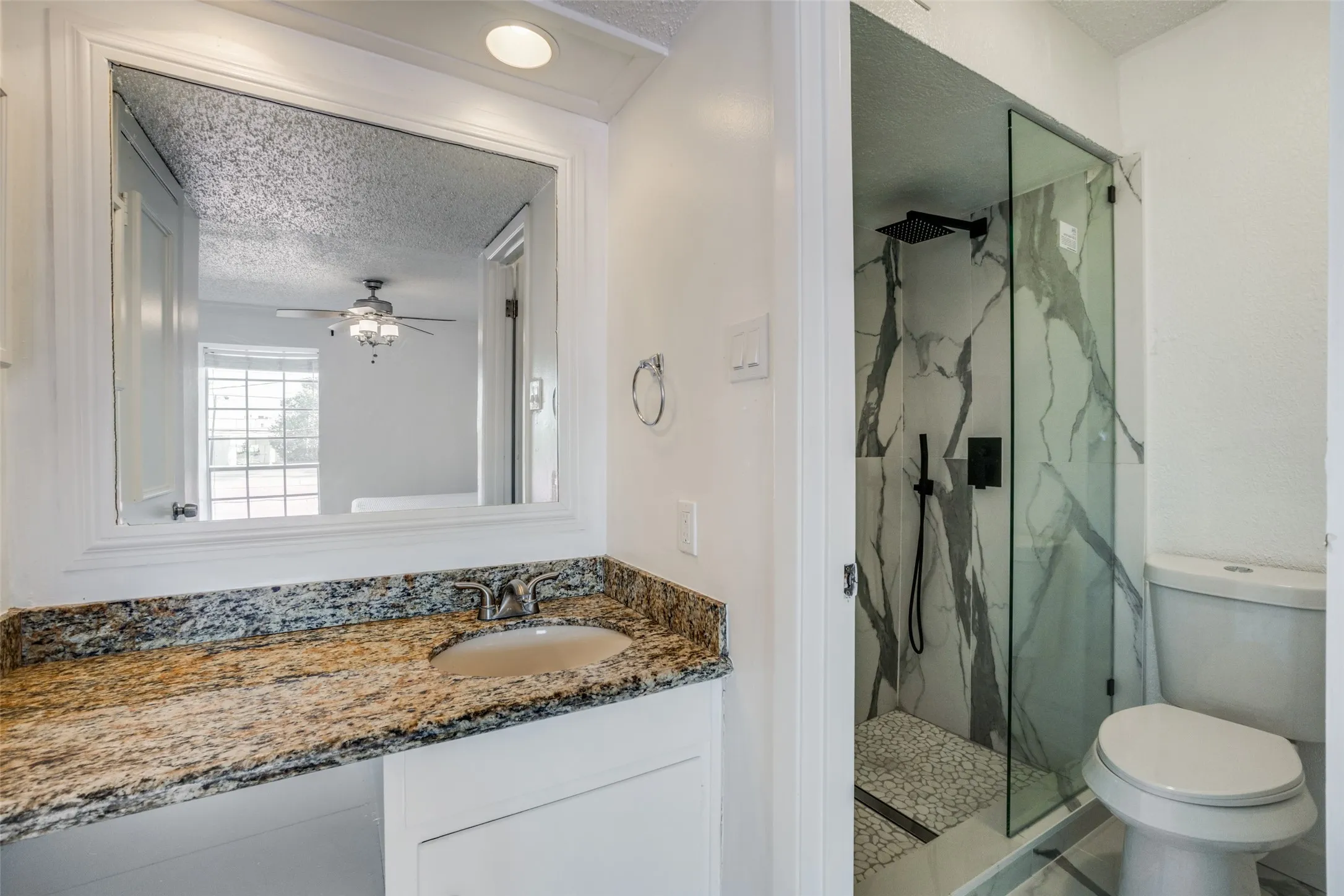 Condominium For Rent in Dallas County , 5325 Fleetwood Oaks Avenue 253, Dallas, Texas 75235, 2 Bedrooms, 2 Bathrooms, Garage spaces, 971 Sqft, built in 1964, Price $1,750, mls#21331856, Real Estate Agent in Dallas, Homes For Rent in Dallas county, Homes For Rent in Dallas, Realtor in Dallas Texas, Real Estate Brokerage Independent Realty Texas, Luminita Cordes Realtor