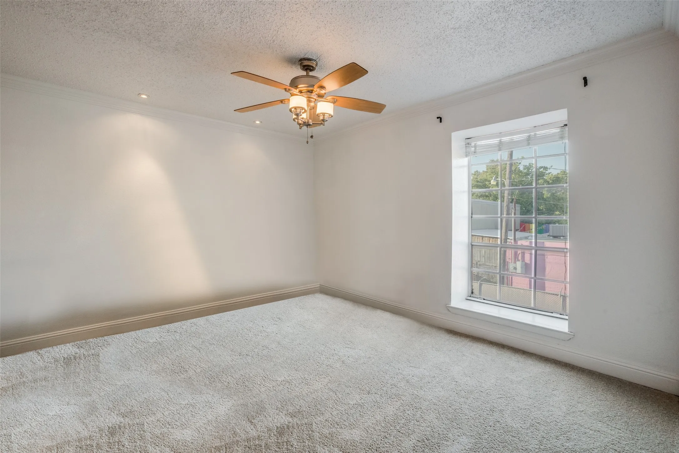 Condominium For Rent in Dallas County , 5325 Fleetwood Oaks Avenue 253, Dallas, Texas 75235, 2 Bedrooms, 2 Bathrooms, Garage spaces, 971 Sqft, built in 1964, Price $1,750, mls#21331856, Real Estate Agent in Dallas, Homes For Rent in Dallas county, Homes For Rent in Dallas, Realtor in Dallas Texas, Real Estate Brokerage Independent Realty Texas, Luminita Cordes Realtor