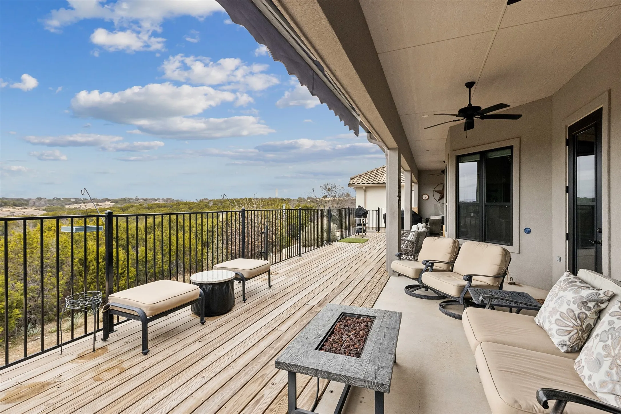 Single Family Residence For Sale in Somervell County , 148 Valley View, Glen Rose, Texas 76043, 3 Bedroom, 4 Bathroom, 2 Garage spaces, 2,327 Sqft, built in 2021, mls#21331864, Real Estate Agent in Glen Rose, Homes For Sale in Somervell county, Homes For Sale in Glen Rose, Realtor in Glen Rose Texas, Real Estate Brokerage Independent Realty Texas, Luminita Cordes Realtor