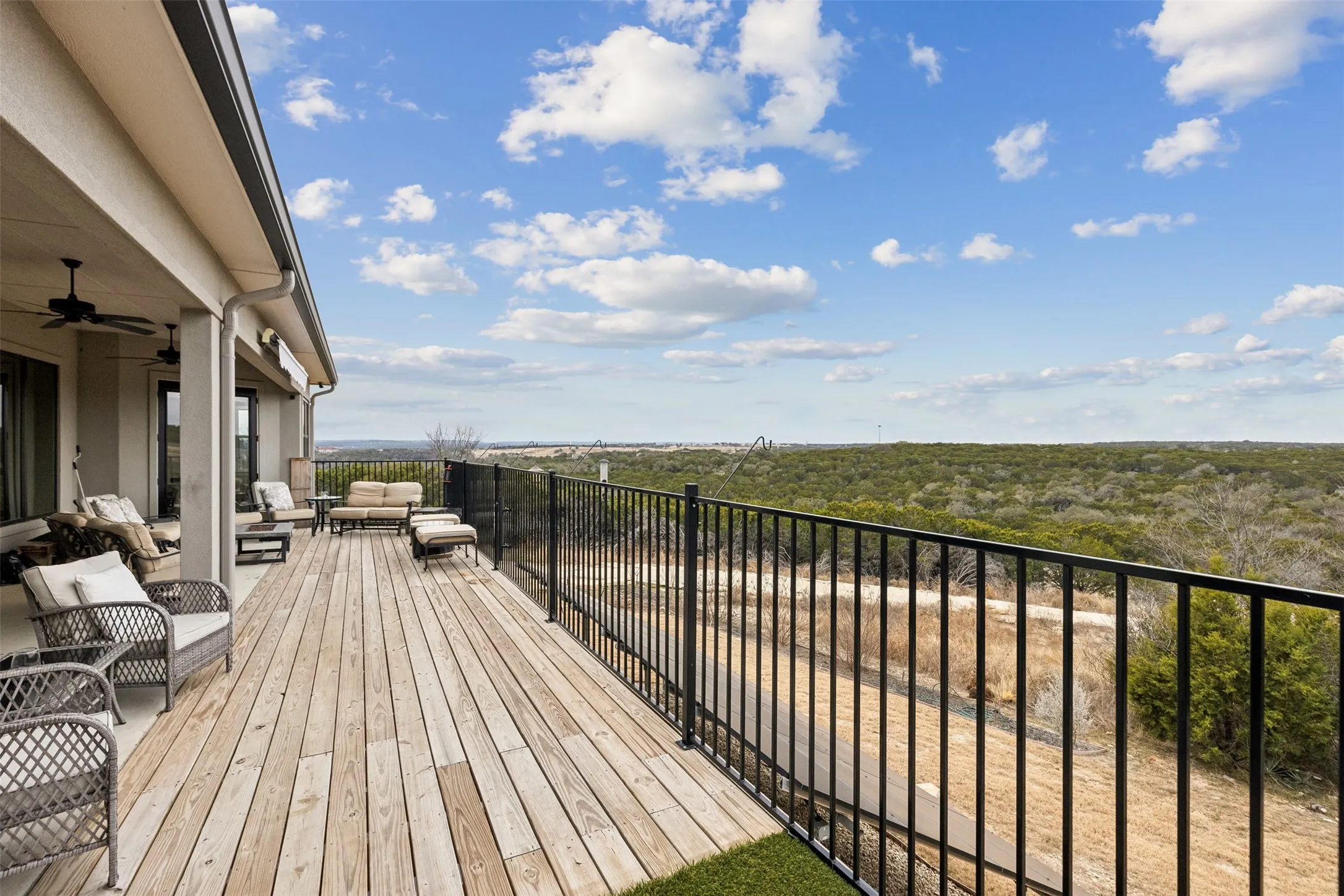 Single Family Residence For Sale in Somervell County , 148 Valley View, Glen Rose, Texas 76043, 3 Bedroom, 4 Bathroom, 2 Garage spaces, 2,327 Sqft, built in 2021, mls#21331864, Real Estate Agent in Glen Rose, Homes For Sale in Somervell county, Homes For Sale in Glen Rose, Realtor in Glen Rose Texas, Real Estate Brokerage Independent Realty Texas, Luminita Cordes Realtor