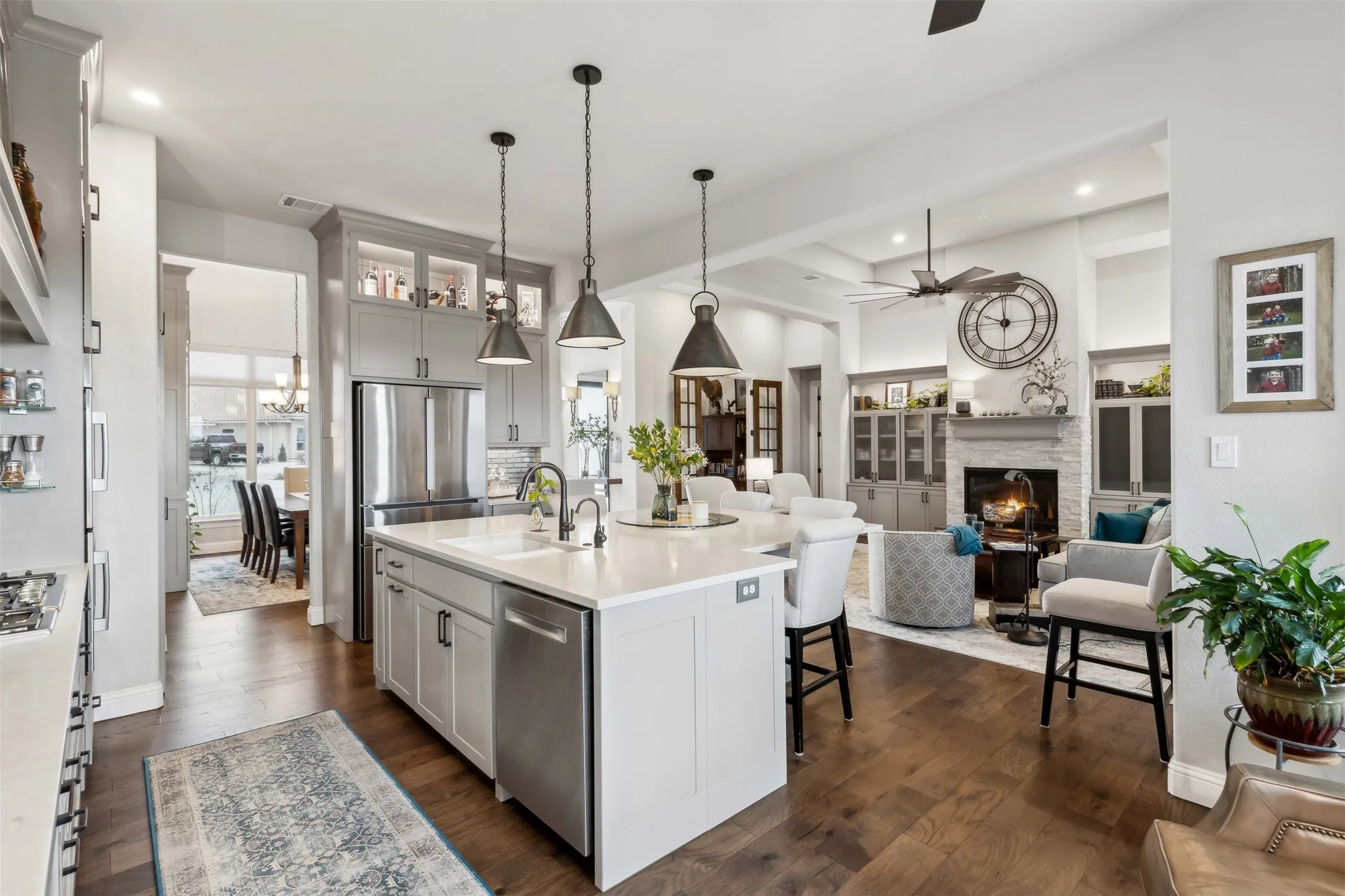 Single Family Residence For Sale in Somervell County , 148 Valley View, Glen Rose, Texas 76043, 3 Bedroom, 4 Bathroom, 2 Garage spaces, 2,327 Sqft, built in 2021, mls#21331864, Real Estate Agent in Glen Rose, Homes For Sale in Somervell county, Homes For Sale in Glen Rose, Realtor in Glen Rose Texas, Real Estate Brokerage Independent Realty Texas, Luminita Cordes Realtor
