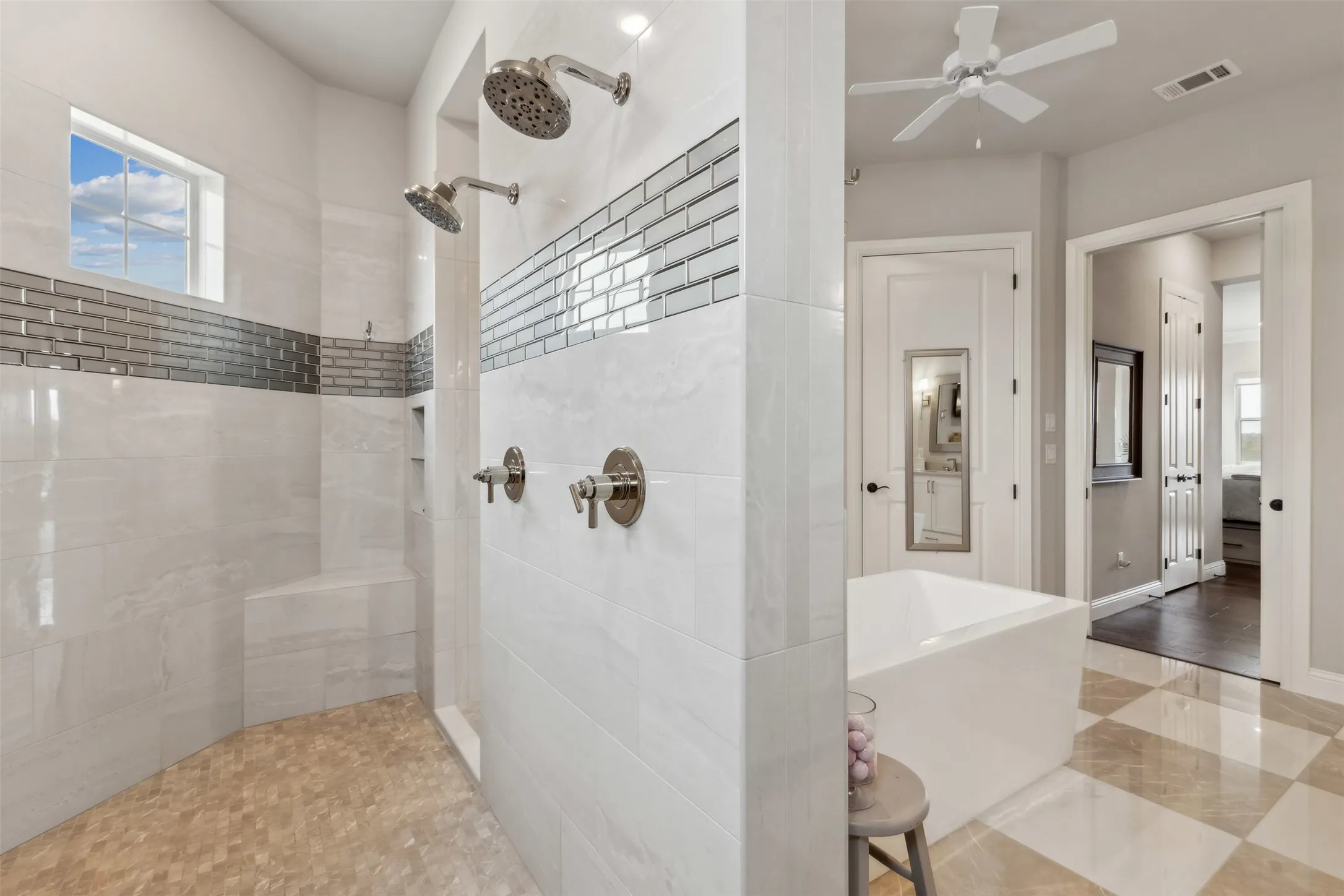 Single Family Residence For Sale in Somervell County , 148 Valley View, Glen Rose, Texas 76043, 3 Bedroom, 4 Bathroom, 2 Garage spaces, 2,327 Sqft, built in 2021, mls#21331864, Real Estate Agent in Glen Rose, Homes For Sale in Somervell county, Homes For Sale in Glen Rose, Realtor in Glen Rose Texas, Real Estate Brokerage Independent Realty Texas, Luminita Cordes Realtor