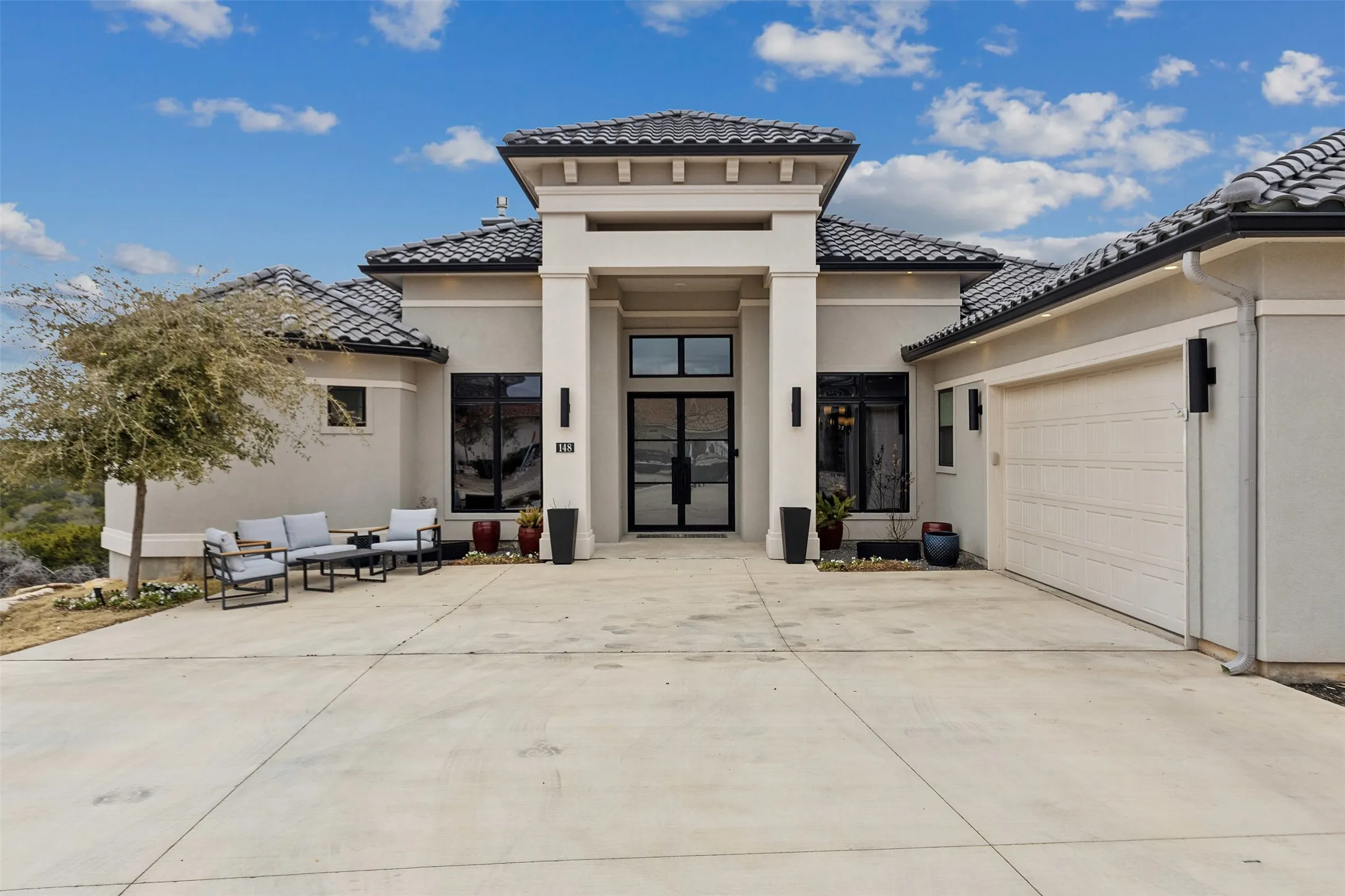 Single Family Residence For Sale in Somervell County , 148 Valley View, Glen Rose, Texas 76043, 3 Bedroom, 4 Bathroom, 2 Garage spaces, 2,327 Sqft, built in 2021, mls#21331864, Real Estate Agent in Glen Rose, Homes For Sale in Somervell county, Homes For Sale in Glen Rose, Realtor in Glen Rose Texas, Real Estate Brokerage Independent Realty Texas, Luminita Cordes Realtor