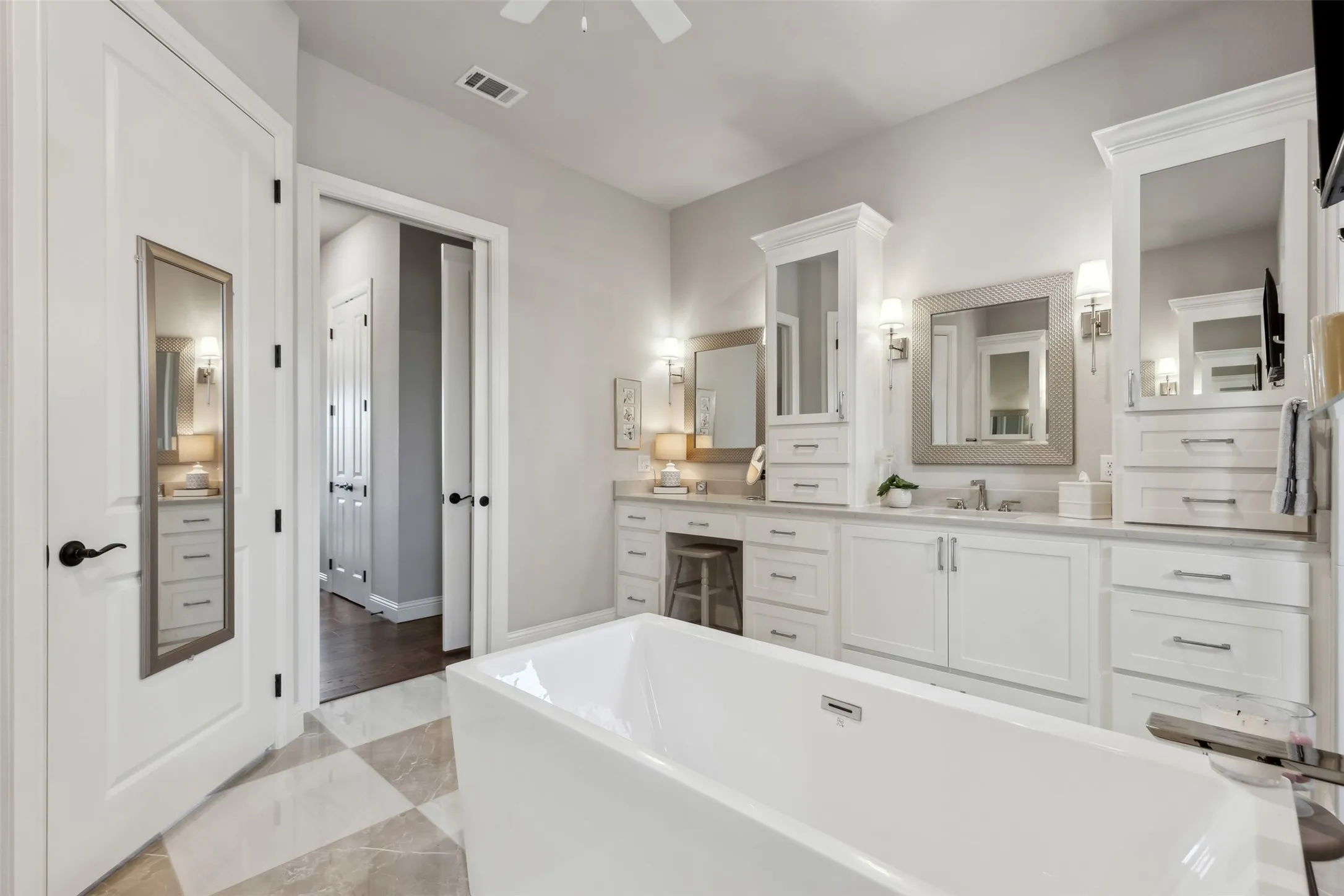Single Family Residence For Sale in Somervell County , 148 Valley View, Glen Rose, Texas 76043, 3 Bedroom, 4 Bathroom, 2 Garage spaces, 2,327 Sqft, built in 2021, mls#21331864, Real Estate Agent in Glen Rose, Homes For Sale in Somervell county, Homes For Sale in Glen Rose, Realtor in Glen Rose Texas, Real Estate Brokerage Independent Realty Texas, Luminita Cordes Realtor