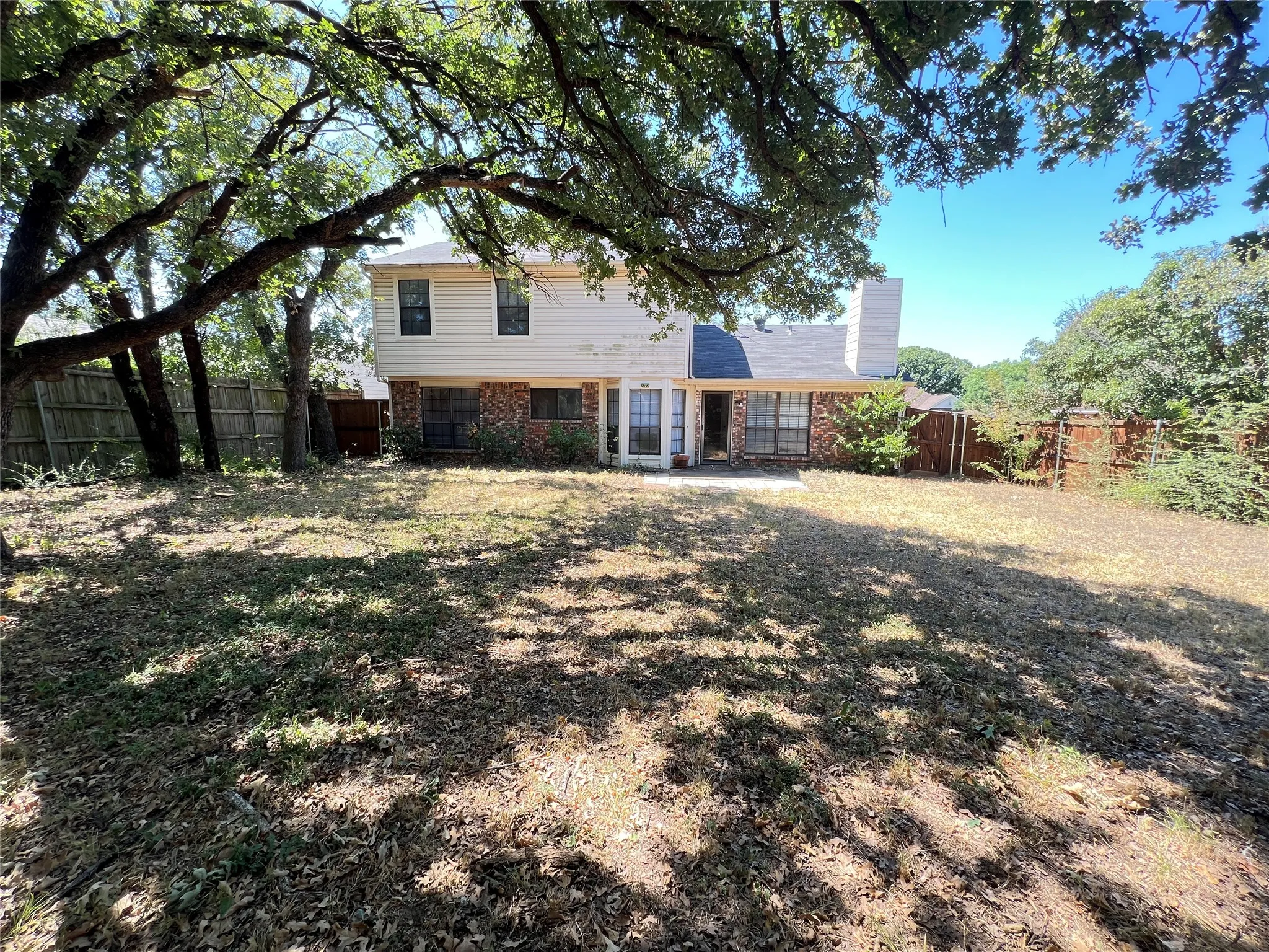 Single Family Residence For Rent in Denton County , 2019 Longmeadow Court, Denton, Texas 76209, 3 Bedroom, 3 Bathroom, 2 Garage spaces, 1,870 Sqft, built in 1986, mls#21331869, Real Estate Agent in Denton, Homes For Rent in Denton county, Homes For Rent in Denton, Realtor in Denton Texas, Real Estate Brokerage Independent Realty Texas, Luminita Cordes Realtor