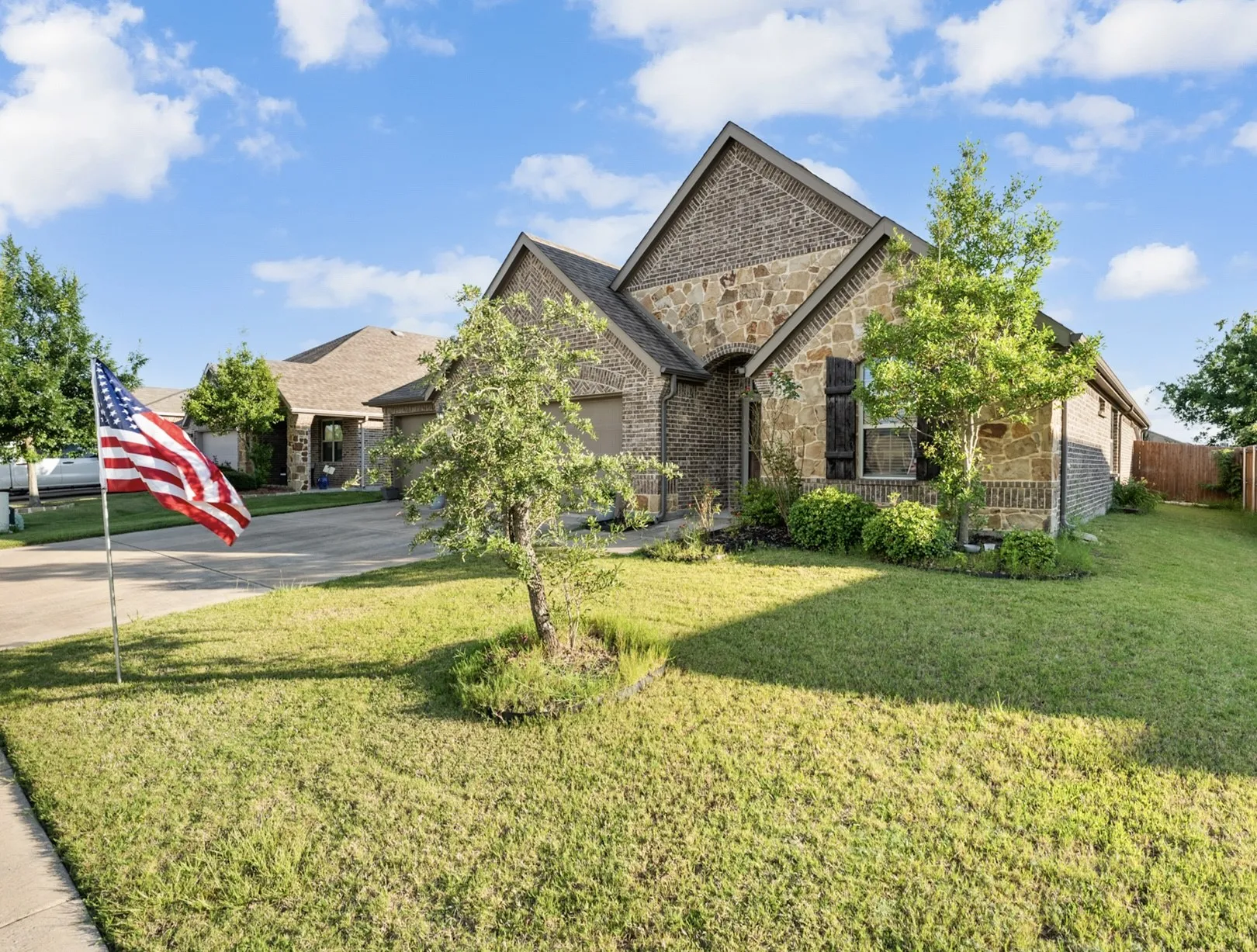 Single Family Residence For Rent in Kaufman County , 307 Acadia Lane, Forney, Texas 75126, 3 Bedroom, 2 Bathroom, 3 Garage spaces, 2,139 Sqft, built in 2016, mls#21331686, Real Estate Agent in Forney, Homes For Rent in Kaufman county, Homes For Rent in Forney, Realtor in Forney Texas, Real Estate Brokerage Independent Realty Texas, Luminita Cordes Realtor