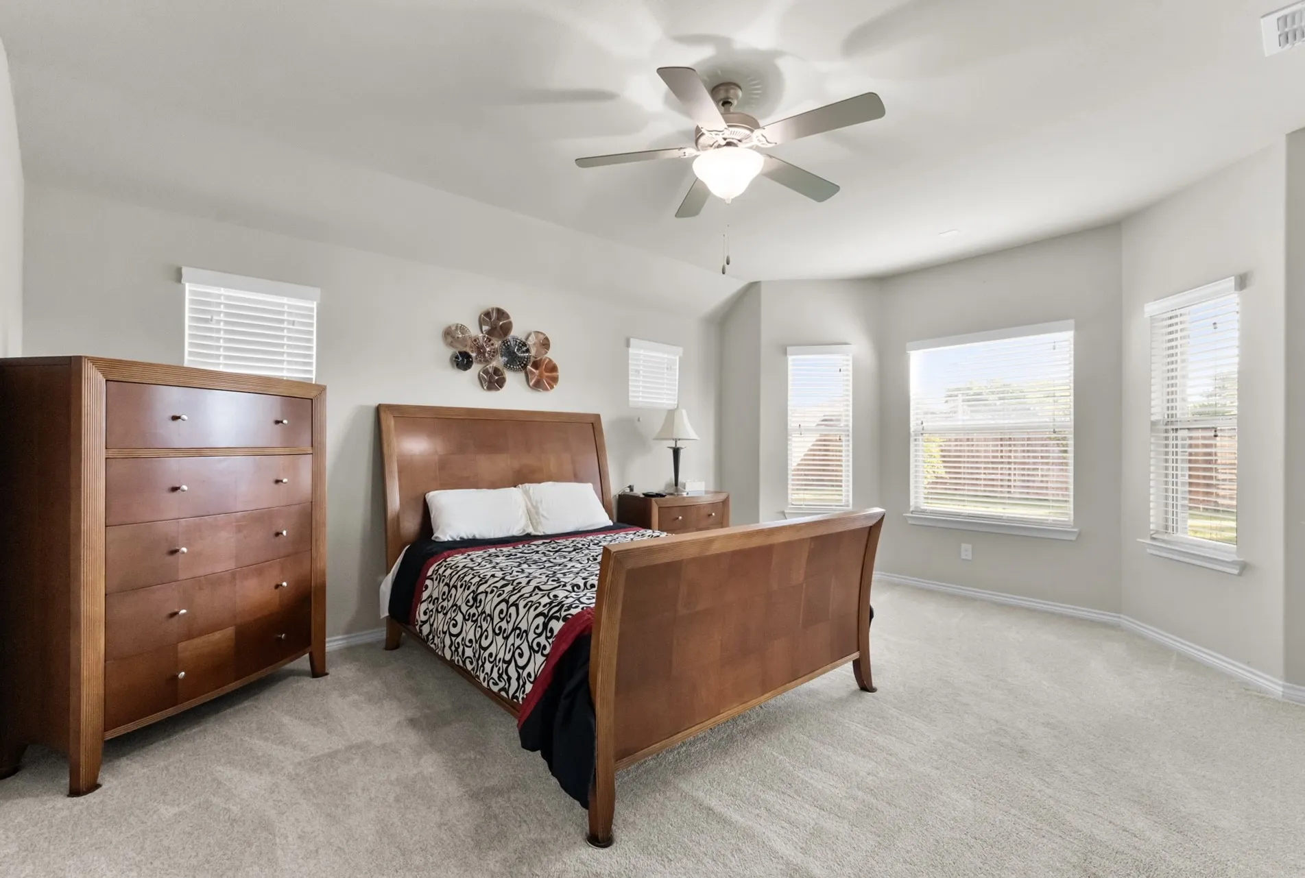 Single Family Residence For Rent in Kaufman County , 307 Acadia Lane, Forney, Texas 75126, 3 Bedroom, 2 Bathroom, 3 Garage spaces, 2,139 Sqft, built in 2016, mls#21331686, Real Estate Agent in Forney, Homes For Rent in Kaufman county, Homes For Rent in Forney, Realtor in Forney Texas, Real Estate Brokerage Independent Realty Texas, Luminita Cordes Realtor