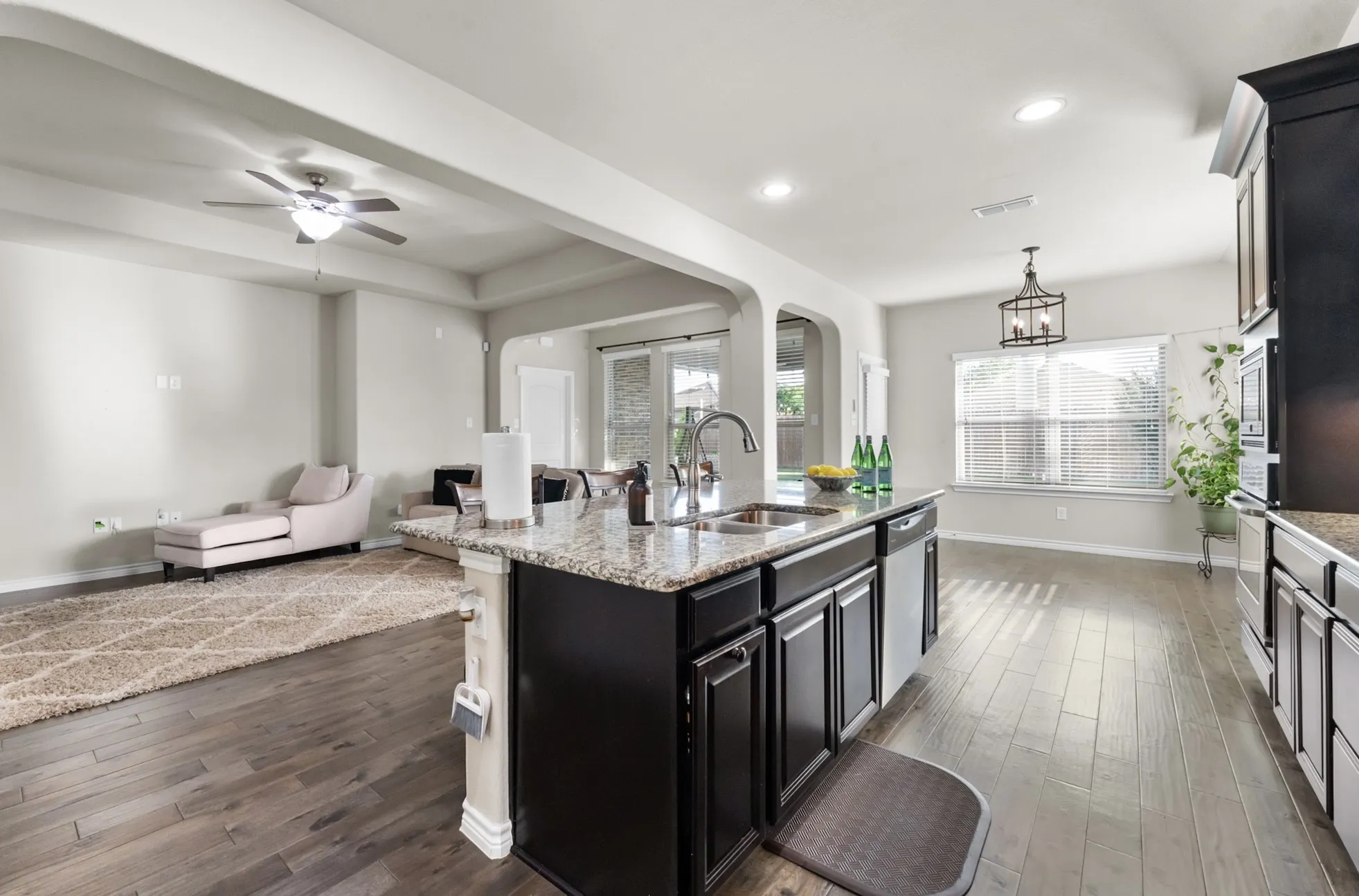 Single Family Residence For Rent in Kaufman County , 307 Acadia Lane, Forney, Texas 75126, 3 Bedroom, 2 Bathroom, 3 Garage spaces, 2,139 Sqft, built in 2016, mls#21331686, Real Estate Agent in Forney, Homes For Rent in Kaufman county, Homes For Rent in Forney, Realtor in Forney Texas, Real Estate Brokerage Independent Realty Texas, Luminita Cordes Realtor