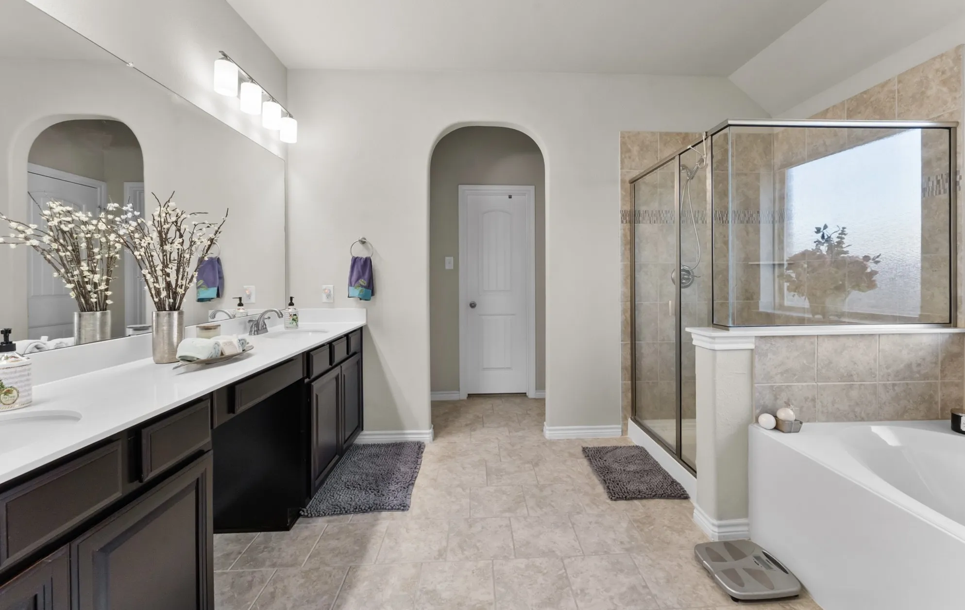 Single Family Residence For Rent in Kaufman County , 307 Acadia Lane, Forney, Texas 75126, 3 Bedroom, 2 Bathroom, 3 Garage spaces, 2,139 Sqft, built in 2016, mls#21331686, Real Estate Agent in Forney, Homes For Rent in Kaufman county, Homes For Rent in Forney, Realtor in Forney Texas, Real Estate Brokerage Independent Realty Texas, Luminita Cordes Realtor