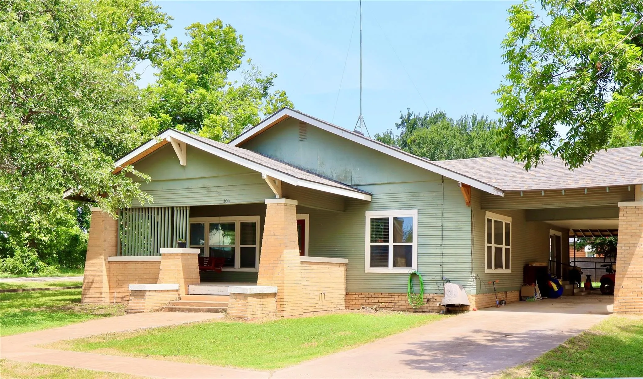 Single Family Residence For Sale in Palo Pinto County , 203 E Bennett Street, Strawn, Texas 76475, 2 Bedrooms, 1 Bathroom, Garage spaces, 2,150 Sqft, built in 1920, Price $214,900, mls#21331804, Real Estate Agent in Strawn, Homes For Sale in Palo Pinto county, Homes For Sale in Strawn, Realtor in Strawn Texas, Real Estate Brokerage Independent Realty Texas, Luminita Cordes Realtor