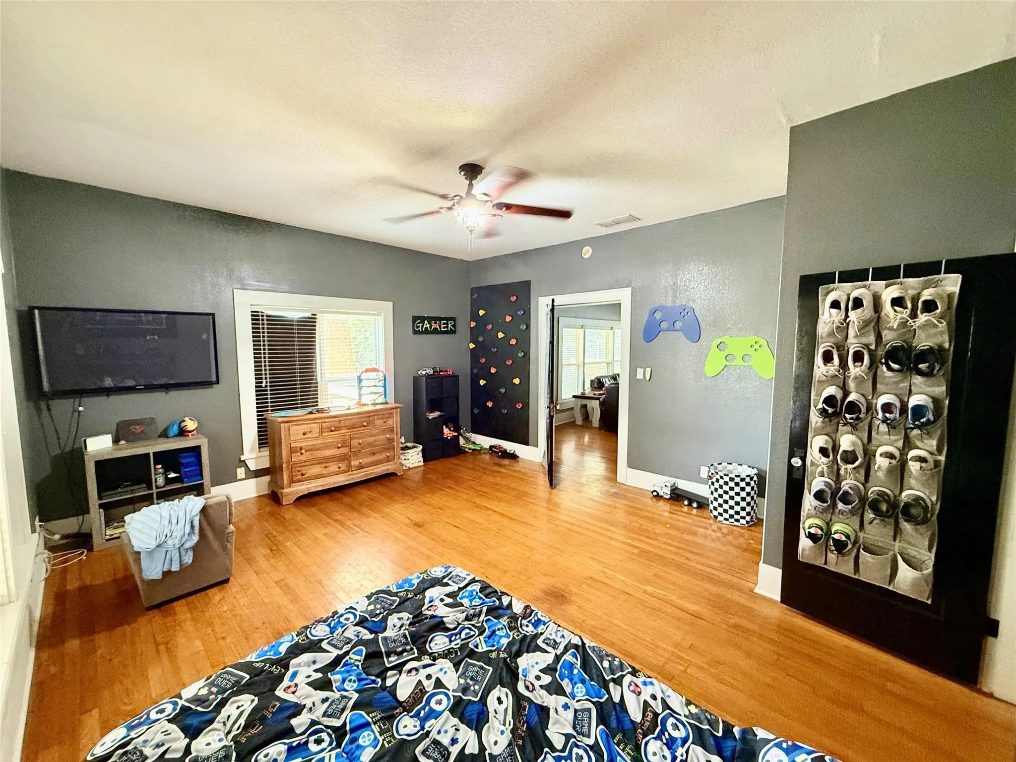 Single Family Residence For Sale in Palo Pinto County , 203 E Bennett Street, Strawn, Texas 76475, 2 Bedrooms, 1 Bathroom, Garage spaces, 2,150 Sqft, built in 1920, Price $214,900, mls#21331804, Real Estate Agent in Strawn, Homes For Sale in Palo Pinto county, Homes For Sale in Strawn, Realtor in Strawn Texas, Real Estate Brokerage Independent Realty Texas, Luminita Cordes Realtor