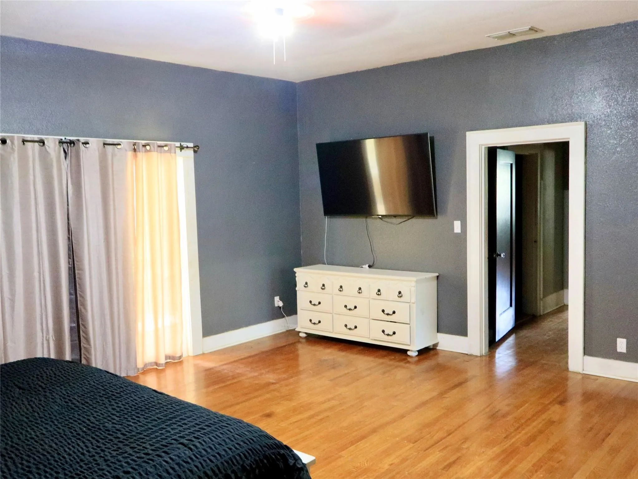 Single Family Residence For Sale in Palo Pinto County , 203 E Bennett Street, Strawn, Texas 76475, 2 Bedrooms, 1 Bathroom, Garage spaces, 2,150 Sqft, built in 1920, Price $214,900, mls#21331804, Real Estate Agent in Strawn, Homes For Sale in Palo Pinto county, Homes For Sale in Strawn, Realtor in Strawn Texas, Real Estate Brokerage Independent Realty Texas, Luminita Cordes Realtor