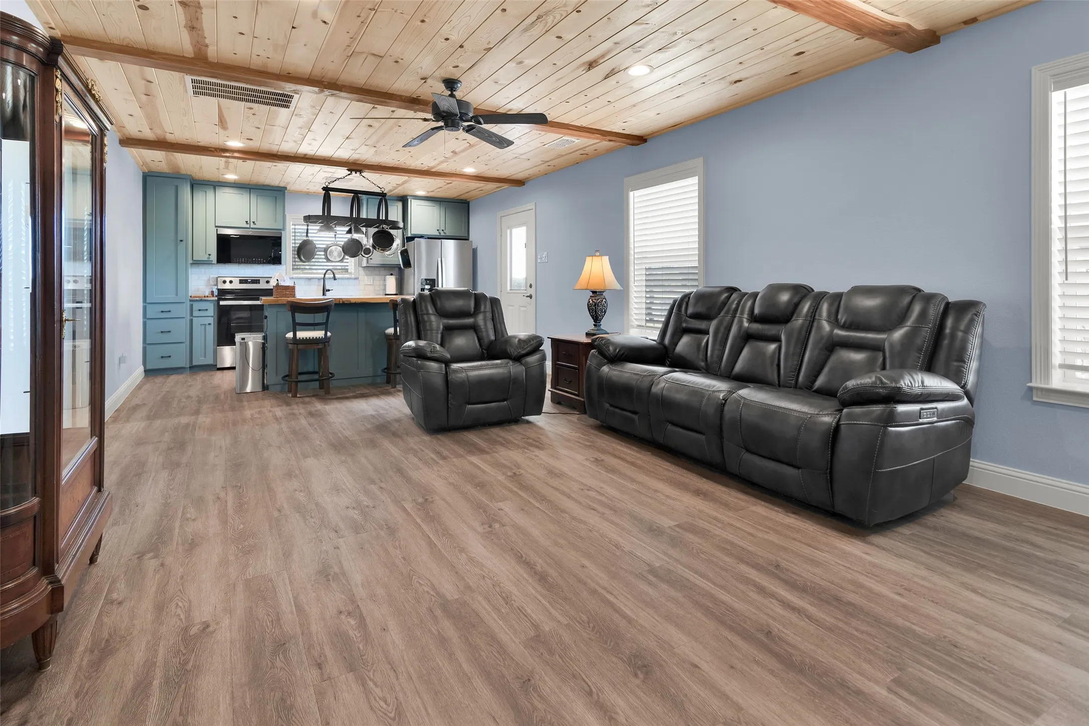 Single Family Residence For Sale in Fannin County , 1158 County Road 1240, Savoy, Texas 75479, 2 Bedrooms, 2 Bathrooms, 3 Garage spaces, 1,020 Sqft, built in 2024, Price $495,000, mls#21331885, Real Estate Agent in Savoy, Homes For Sale in Fannin county, Homes For Sale in Savoy, Realtor in Savoy Texas, Real Estate Brokerage Independent Realty Texas, Luminita Cordes Realtor