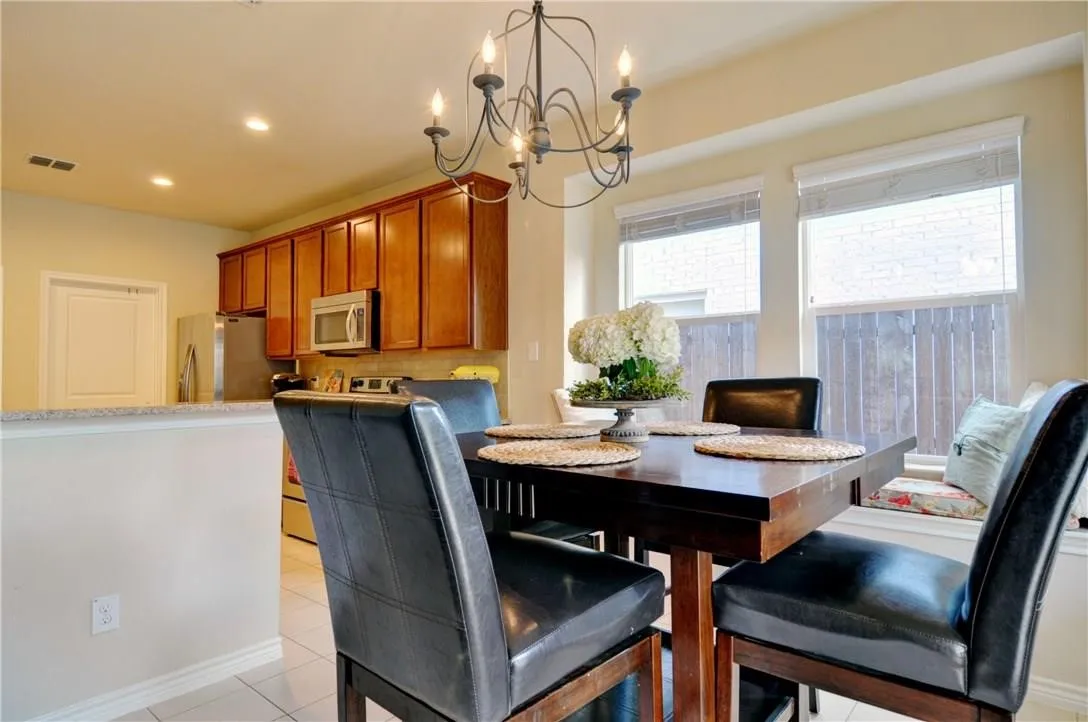 Single Family Residence For Rent in Tarrant County , 4805 Bryce Avenue, Fort Worth, Texas 76107, 3 Bedroom, 2 Bathroom, 2 Garage spaces, 1,784 Sqft, built in 2010, mls#21331886, Real Estate Agent in Fort Worth, Homes For Rent in Tarrant county, Homes For Rent in Fort Worth, Realtor in Fort Worth Texas, Real Estate Brokerage Independent Realty Texas, Luminita Cordes Realtor