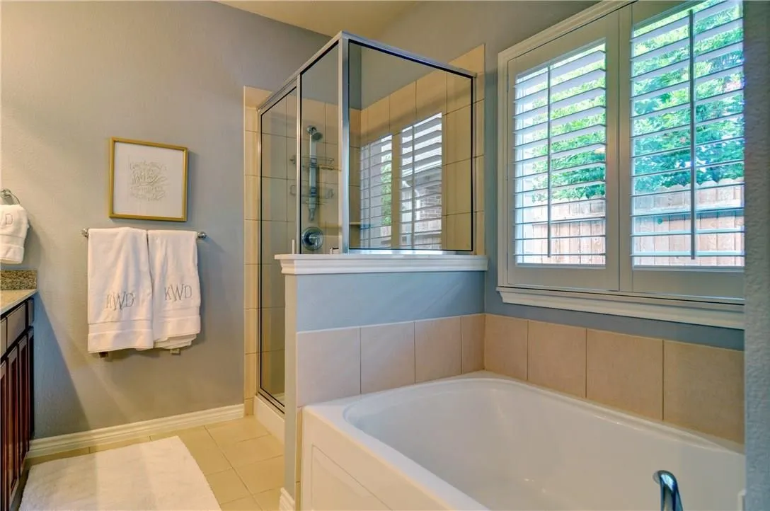 Single Family Residence For Rent in Tarrant County , 4805 Bryce Avenue, Fort Worth, Texas 76107, 3 Bedroom, 2 Bathroom, 2 Garage spaces, 1,784 Sqft, built in 2010, mls#21331886, Real Estate Agent in Fort Worth, Homes For Rent in Tarrant county, Homes For Rent in Fort Worth, Realtor in Fort Worth Texas, Real Estate Brokerage Independent Realty Texas, Luminita Cordes Realtor