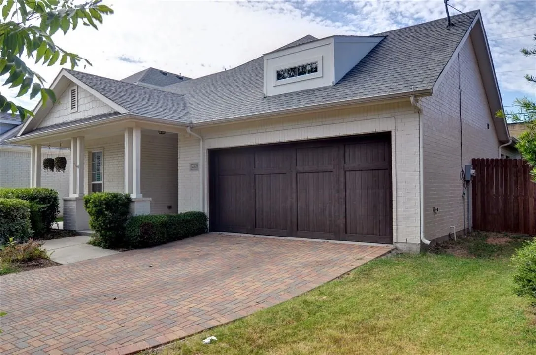 Single Family Residence For Rent in Tarrant County , 4805 Bryce Avenue, Fort Worth, Texas 76107, 3 Bedroom, 2 Bathroom, 2 Garage spaces, 1,784 Sqft, built in 2010, mls#21331886, Real Estate Agent in Fort Worth, Homes For Rent in Tarrant county, Homes For Rent in Fort Worth, Realtor in Fort Worth Texas, Real Estate Brokerage Independent Realty Texas, Luminita Cordes Realtor