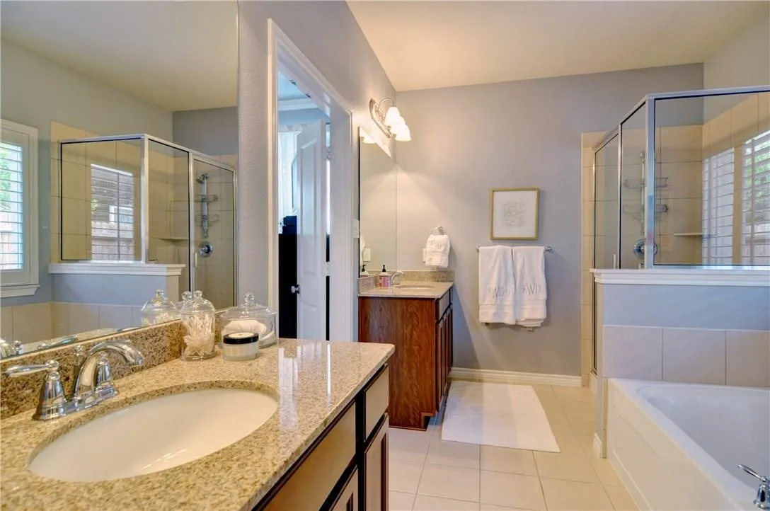 Single Family Residence For Rent in Tarrant County , 4805 Bryce Avenue, Fort Worth, Texas 76107, 3 Bedroom, 2 Bathroom, 2 Garage spaces, 1,784 Sqft, built in 2010, mls#21331886, Real Estate Agent in Fort Worth, Homes For Rent in Tarrant county, Homes For Rent in Fort Worth, Realtor in Fort Worth Texas, Real Estate Brokerage Independent Realty Texas, Luminita Cordes Realtor