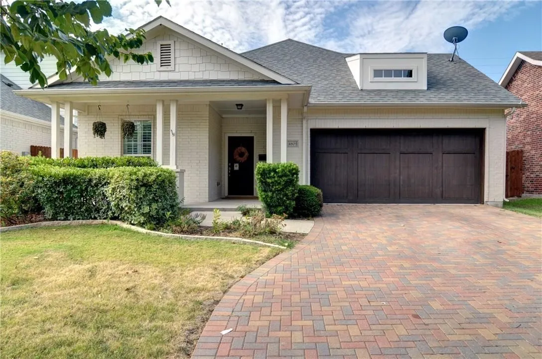 Single Family Residence For Rent in Tarrant County , 4805 Bryce Avenue, Fort Worth, Texas 76107, 3 Bedroom, 2 Bathroom, 2 Garage spaces, 1,784 Sqft, built in 2010, mls#21331886, Real Estate Agent in Fort Worth, Homes For Rent in Tarrant county, Homes For Rent in Fort Worth, Realtor in Fort Worth Texas, Real Estate Brokerage Independent Realty Texas, Luminita Cordes Realtor