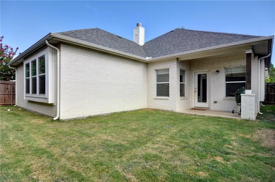 Single Family Residence For Rent in Tarrant County , 4805 Bryce Avenue, Fort Worth, Texas 76107, 3 Bedroom, 2 Bathroom, 2 Garage spaces, 1,784 Sqft, built in 2010, mls#21331886, Real Estate Agent in Fort Worth, Homes For Rent in Tarrant county, Homes For Rent in Fort Worth, Realtor in Fort Worth Texas, Real Estate Brokerage Independent Realty Texas, Luminita Cordes Realtor