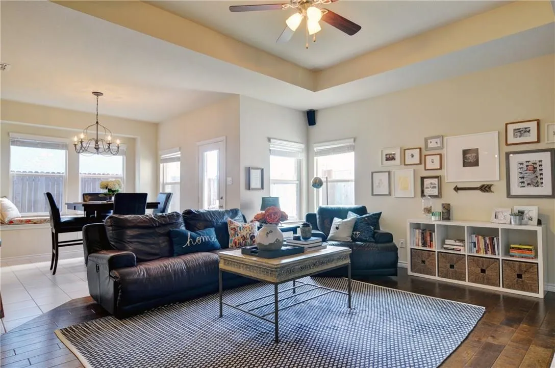 Single Family Residence For Rent in Tarrant County , 4805 Bryce Avenue, Fort Worth, Texas 76107, 3 Bedroom, 2 Bathroom, 2 Garage spaces, 1,784 Sqft, built in 2010, mls#21331886, Real Estate Agent in Fort Worth, Homes For Rent in Tarrant county, Homes For Rent in Fort Worth, Realtor in Fort Worth Texas, Real Estate Brokerage Independent Realty Texas, Luminita Cordes Realtor